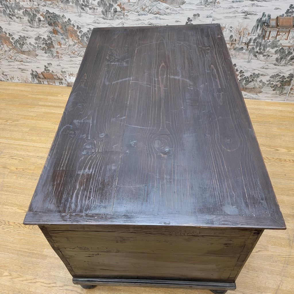 Antique Hand Painted Pine Chest for Storage / Linens  In Good Condition For Sale In Chicago, IL