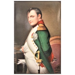 Ancienne plaque ou panneau encadré en porcelaine peinte à la main et peinte à la main représentant Napoléon Bonaparte