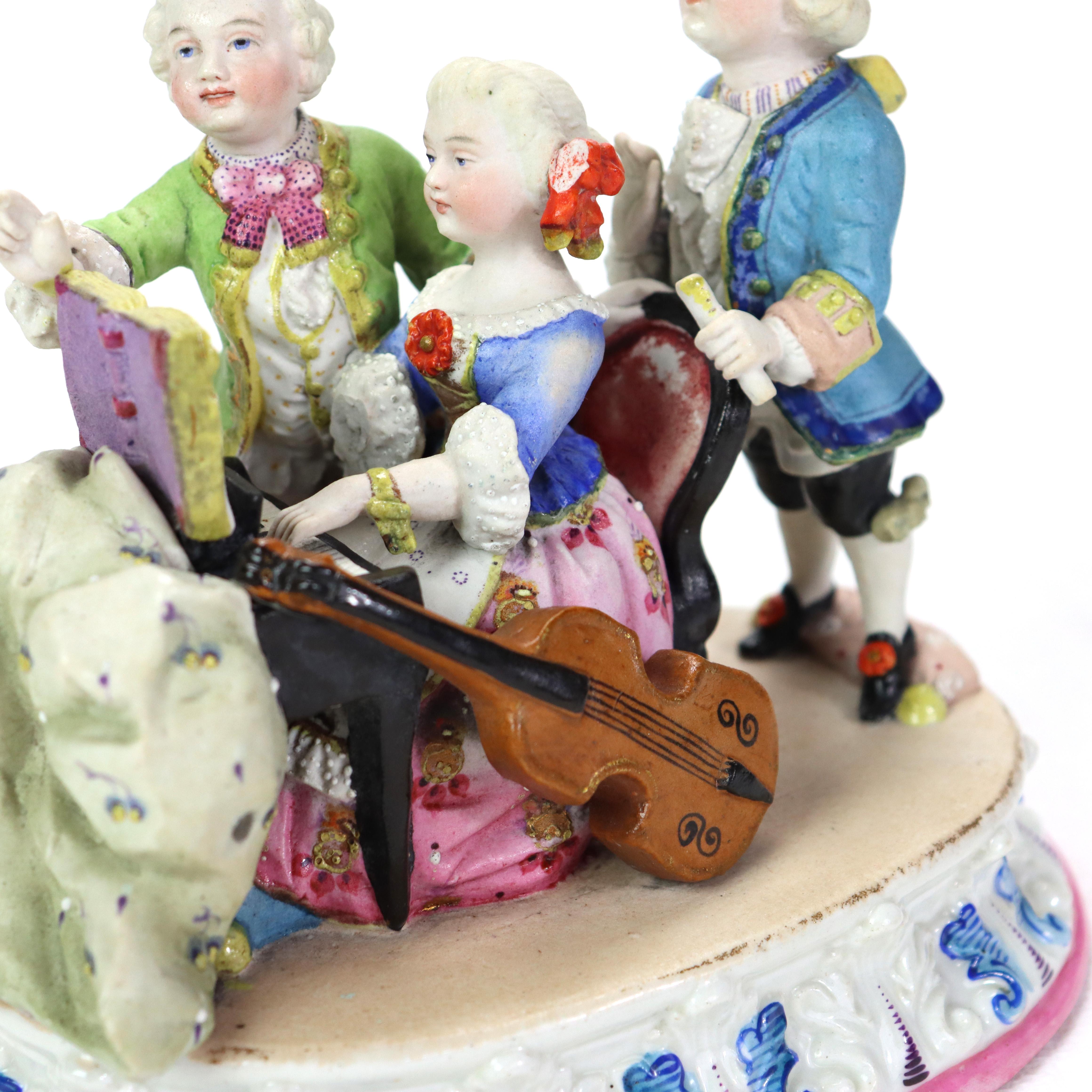 Porcelaine Groupe de musiciens en porcelaine peinte à la main C1890 en vente