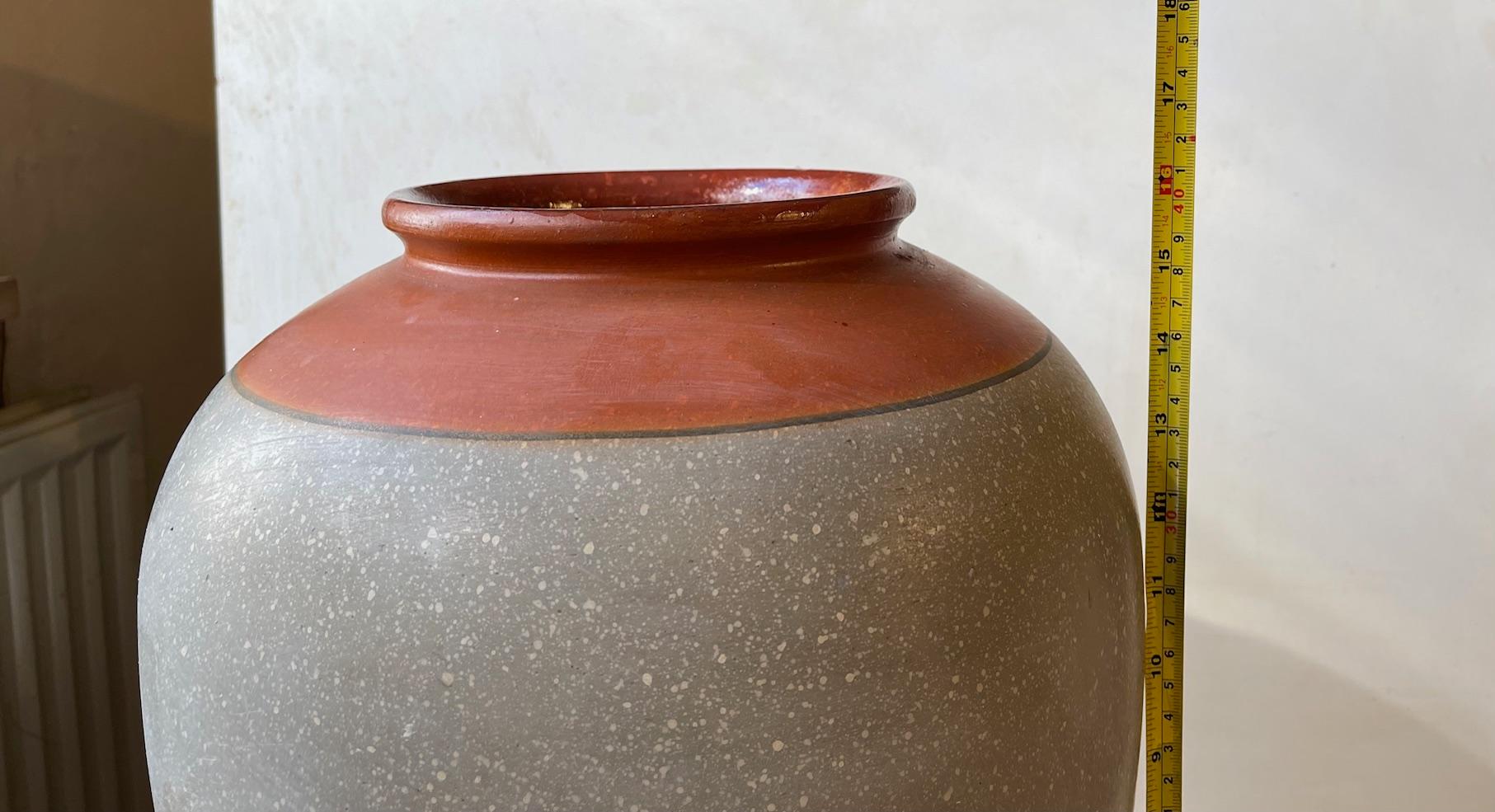 Danois Vase de sol ancien en terre cuite peint à la main par Knabstrup, années 1920 en vente