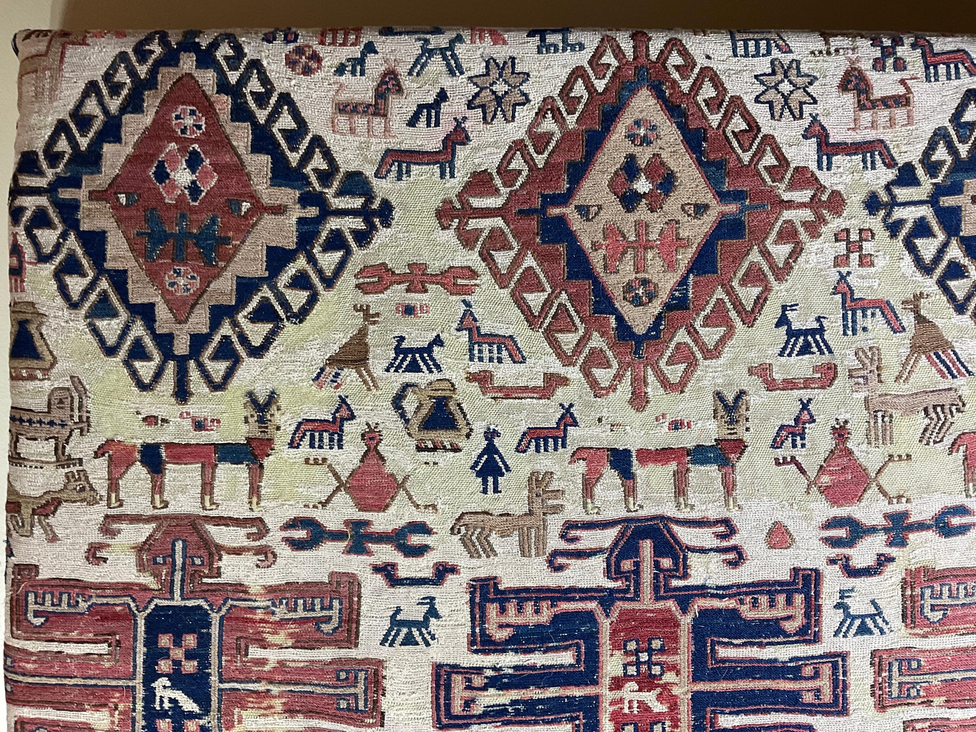 20ième siècle Ancien tapis mural tissé à la main à tissage plat en vente