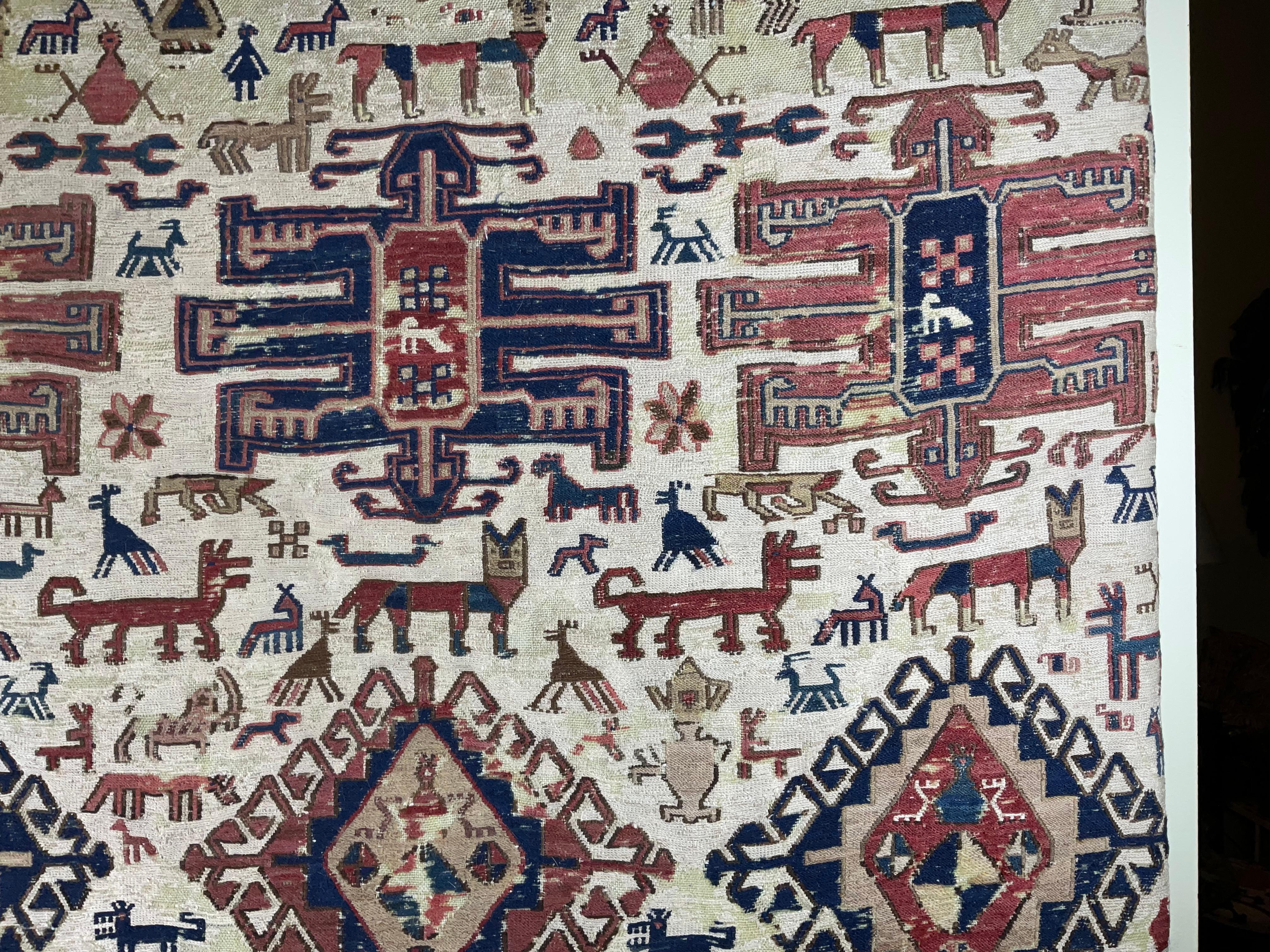 Ancien tapis mural tissé à la main à tissage plat en vente 1