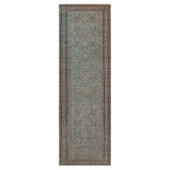 Chemin de table antique en laine persane Malayer, tissé à la main en bleu clair