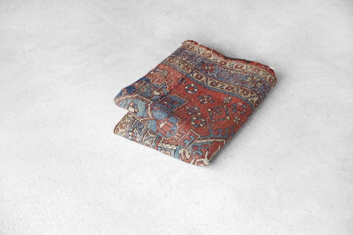 Ancien tapis Heriz du Moyen-Orient tissé à la main, années 1920 en vente 8