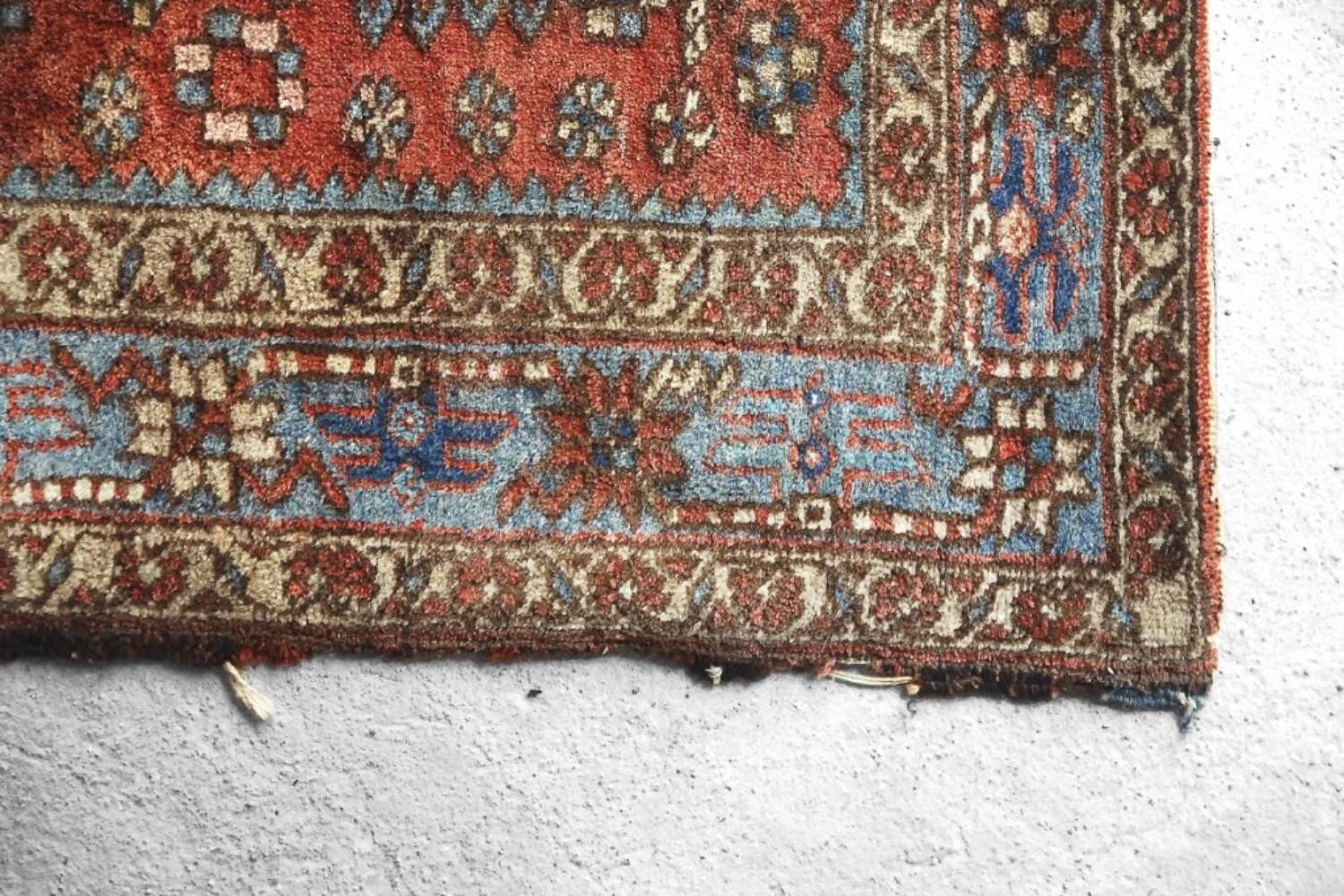 Ancien tapis Heriz du Moyen-Orient tissé à la main, années 1920 en vente 2