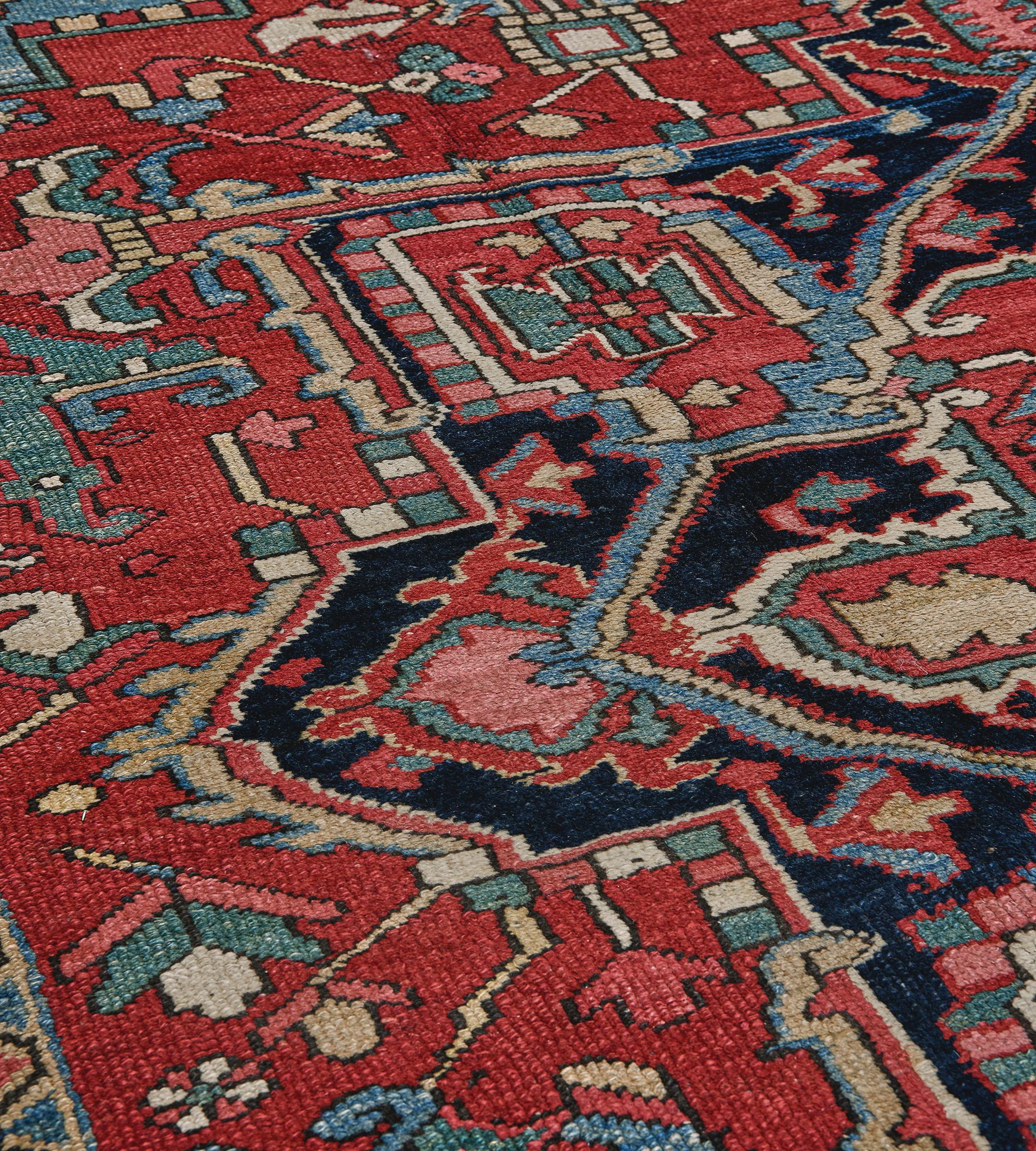 Heriz Serapi Antique Hand-Woven Persian Heriz Rug 8'5