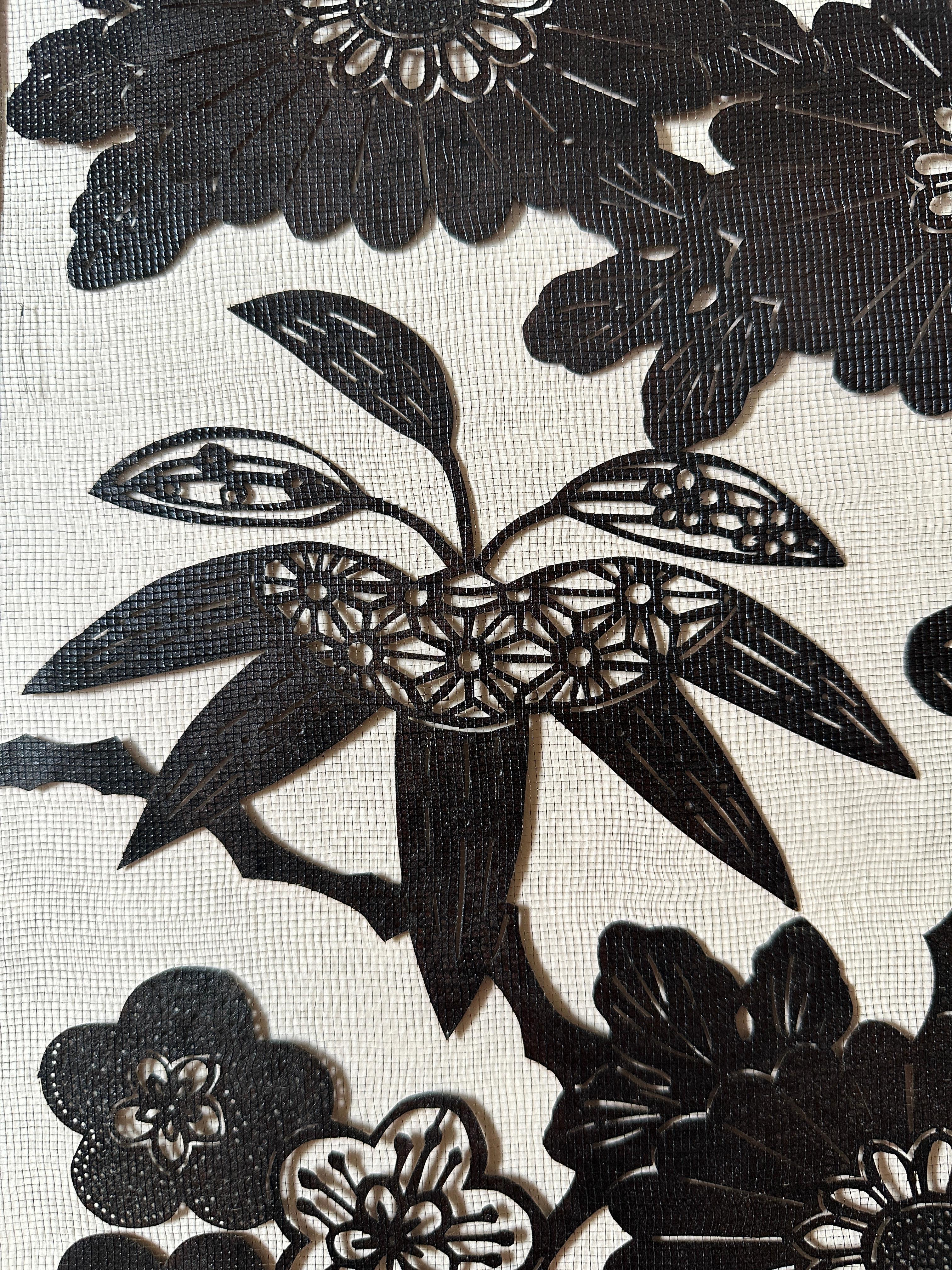 Pochoir ancien japonais Katagami du 20e siècle, fait à la main (pochoir pour la teinture des kimonos) en vente 1