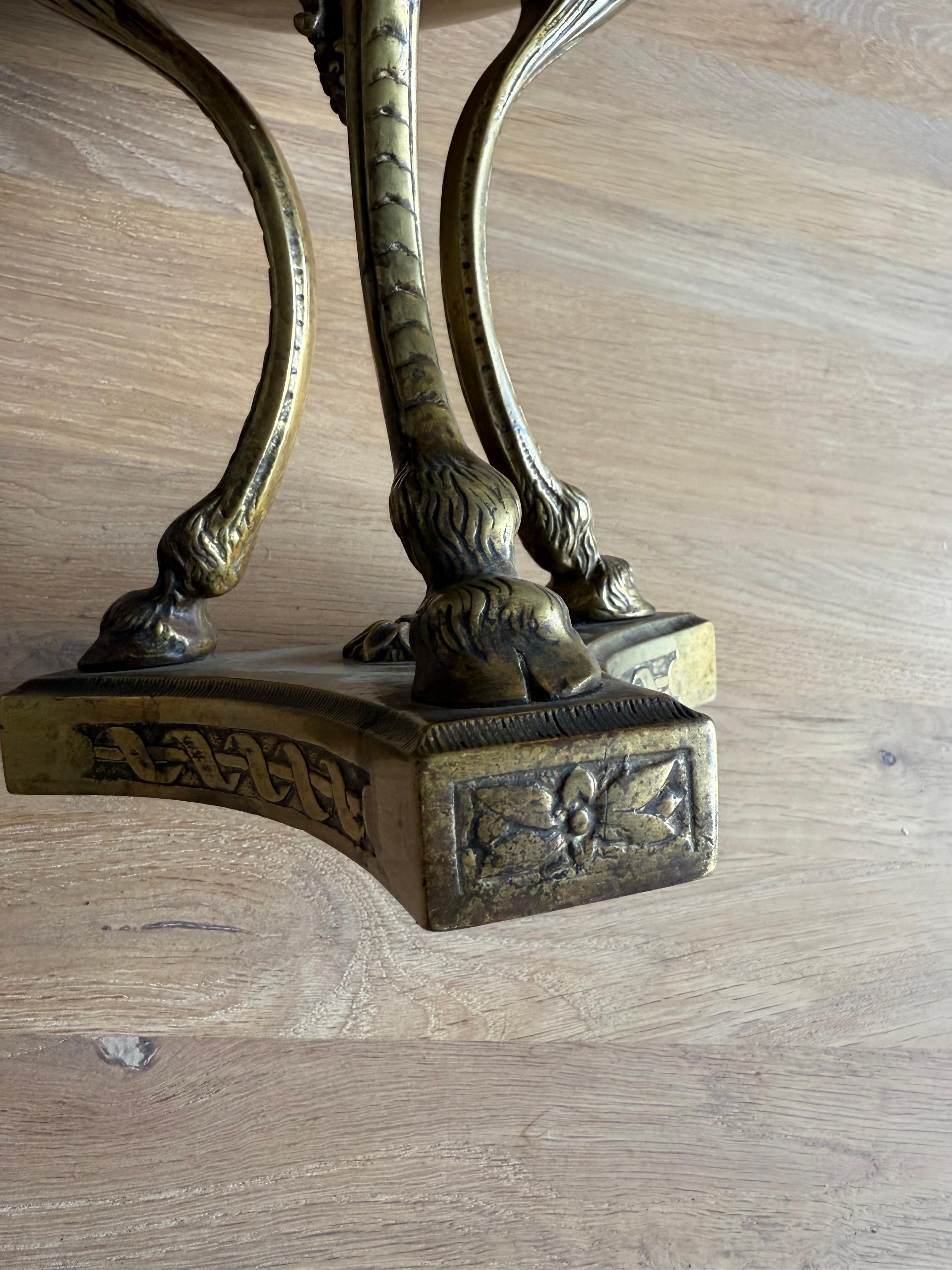 Antiguo centro de mesa artesanal de bronce y latón / frutero con escultura de cabra. en venta 10