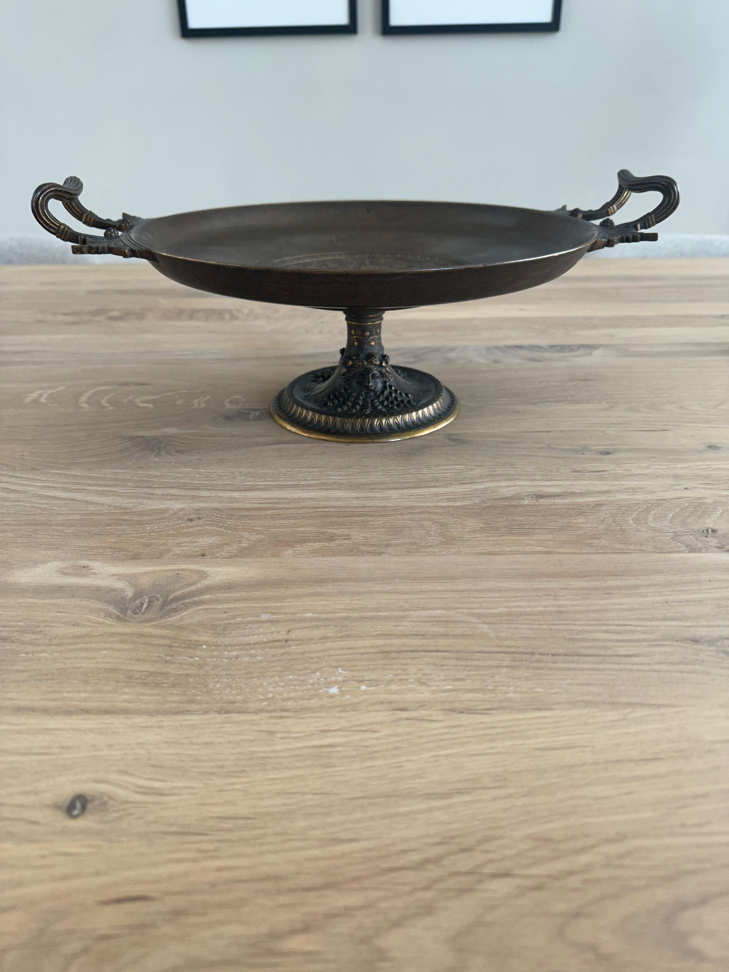 Antique Handcrafted Bronze Table Centerpiece Bowl by F. Levillain & Barbedienne For Sale 4