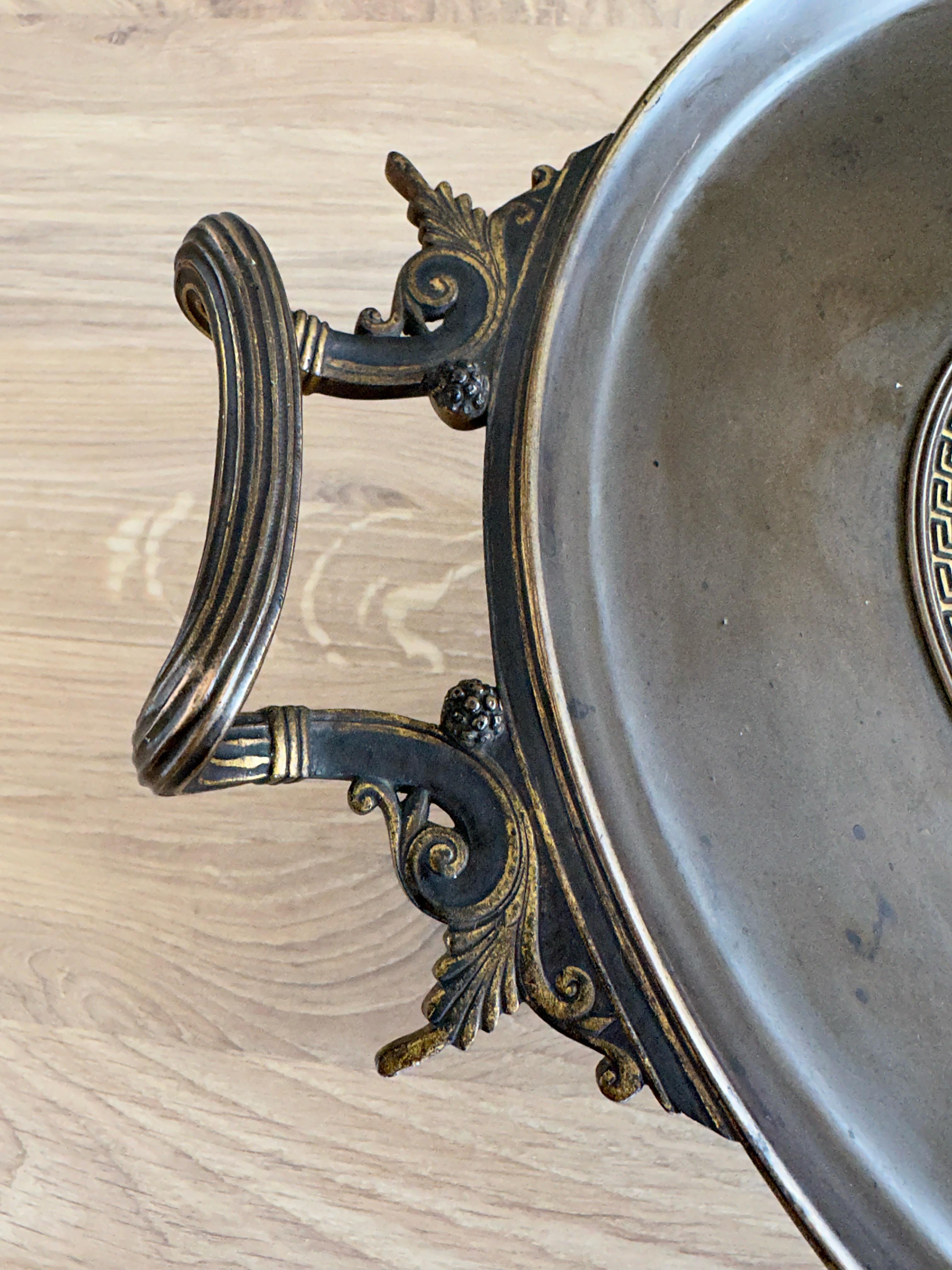 Bol de centre de table en bronze ancien fabriqué à la main par F. Levillain & Barbedienne en vente 8