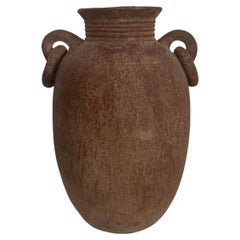 Antico vaso artigianale di terracotta Amphora con manici Looping