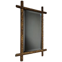 Miroir croix antique artisanal de style néo-gothique avec feuilles dorées sur cadre en bois, années 1880