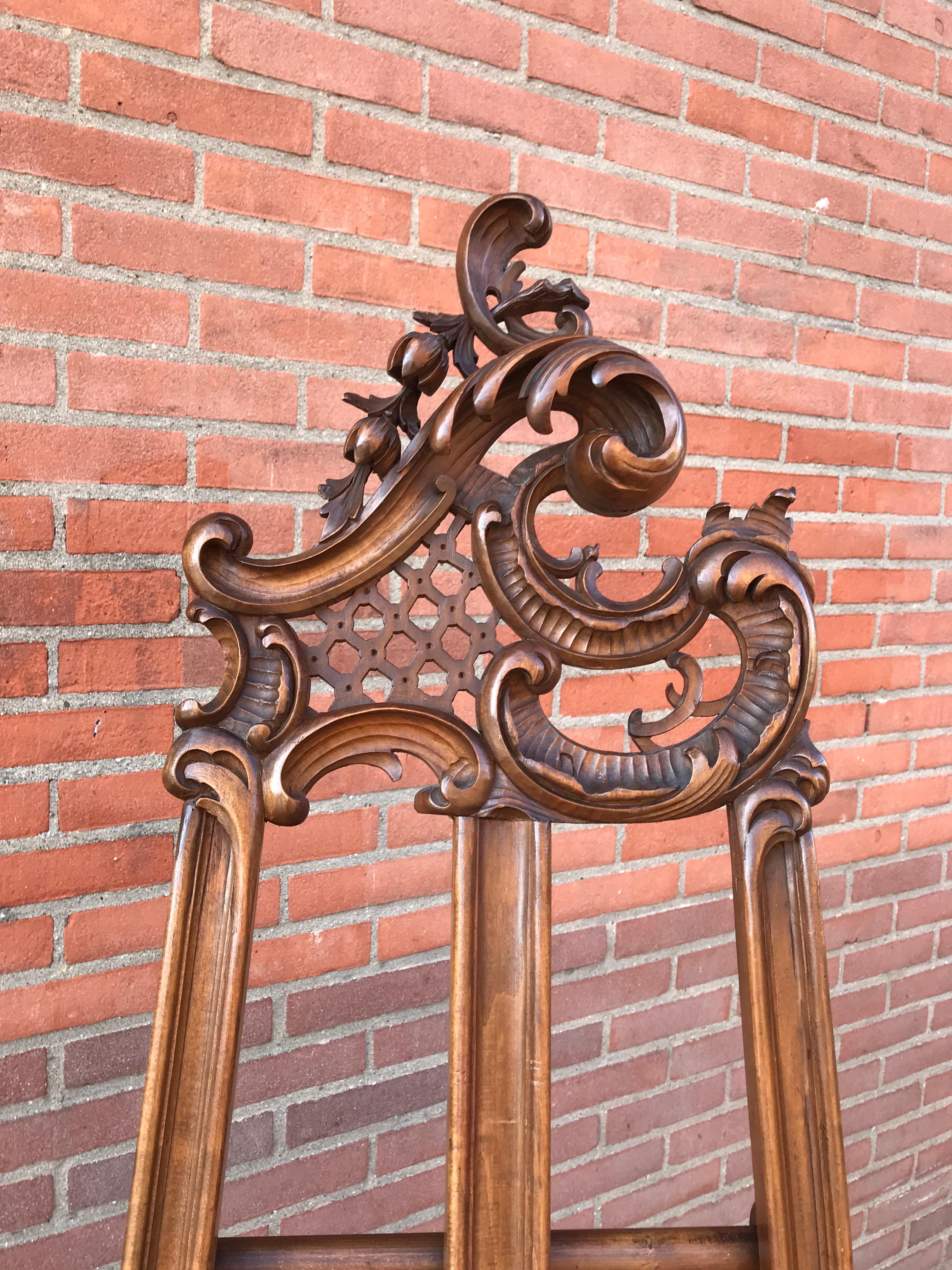 Antique Handcrafted Italian Floor Studio Easel or Artist Painting Display Stand In Good Condition In Lisse, NL