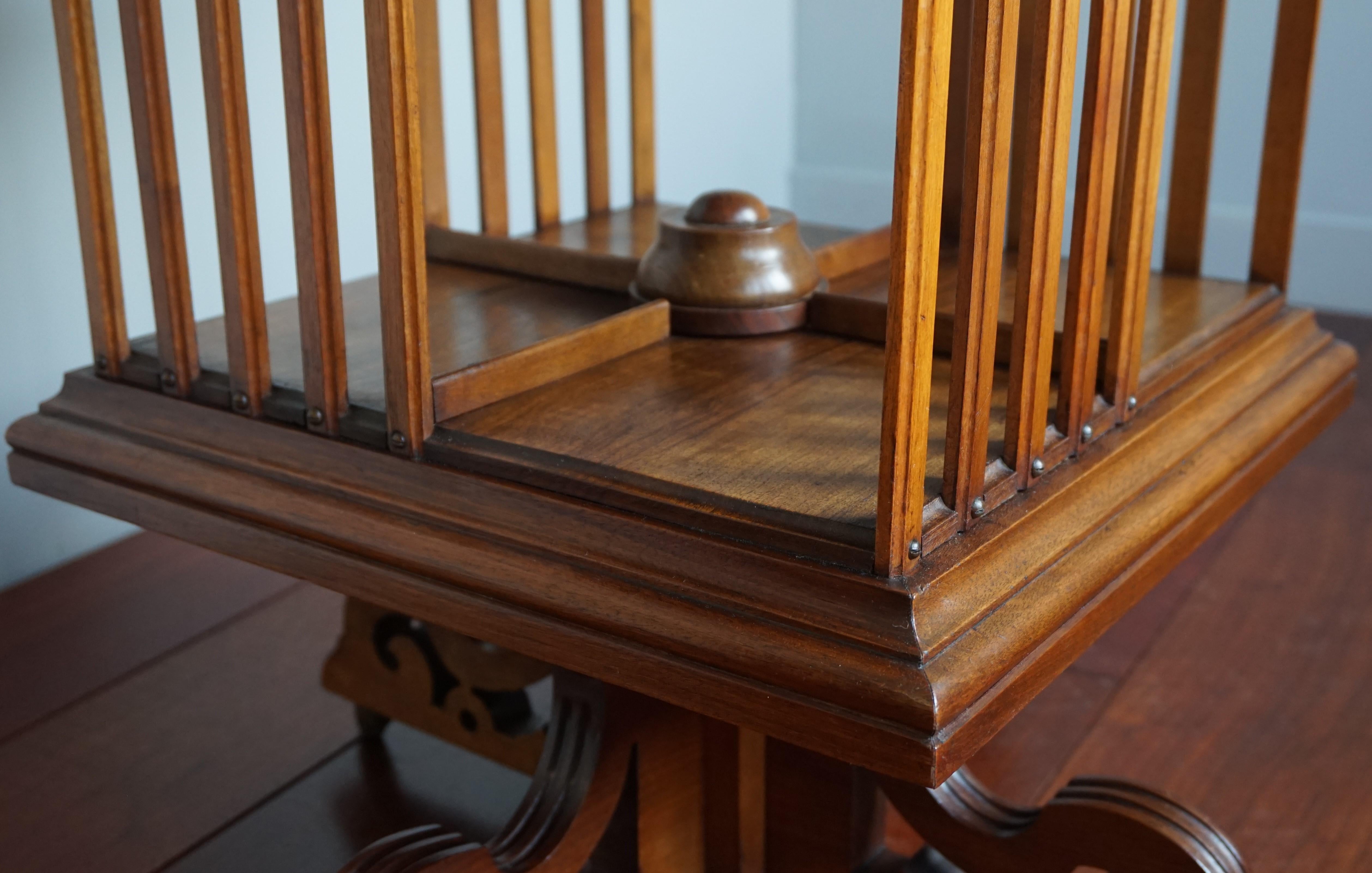 Antique Handcrafted Nutwood Revolving Bookcase w. Original Brass & Wooden Wheels In Good Condition In Lisse, NL