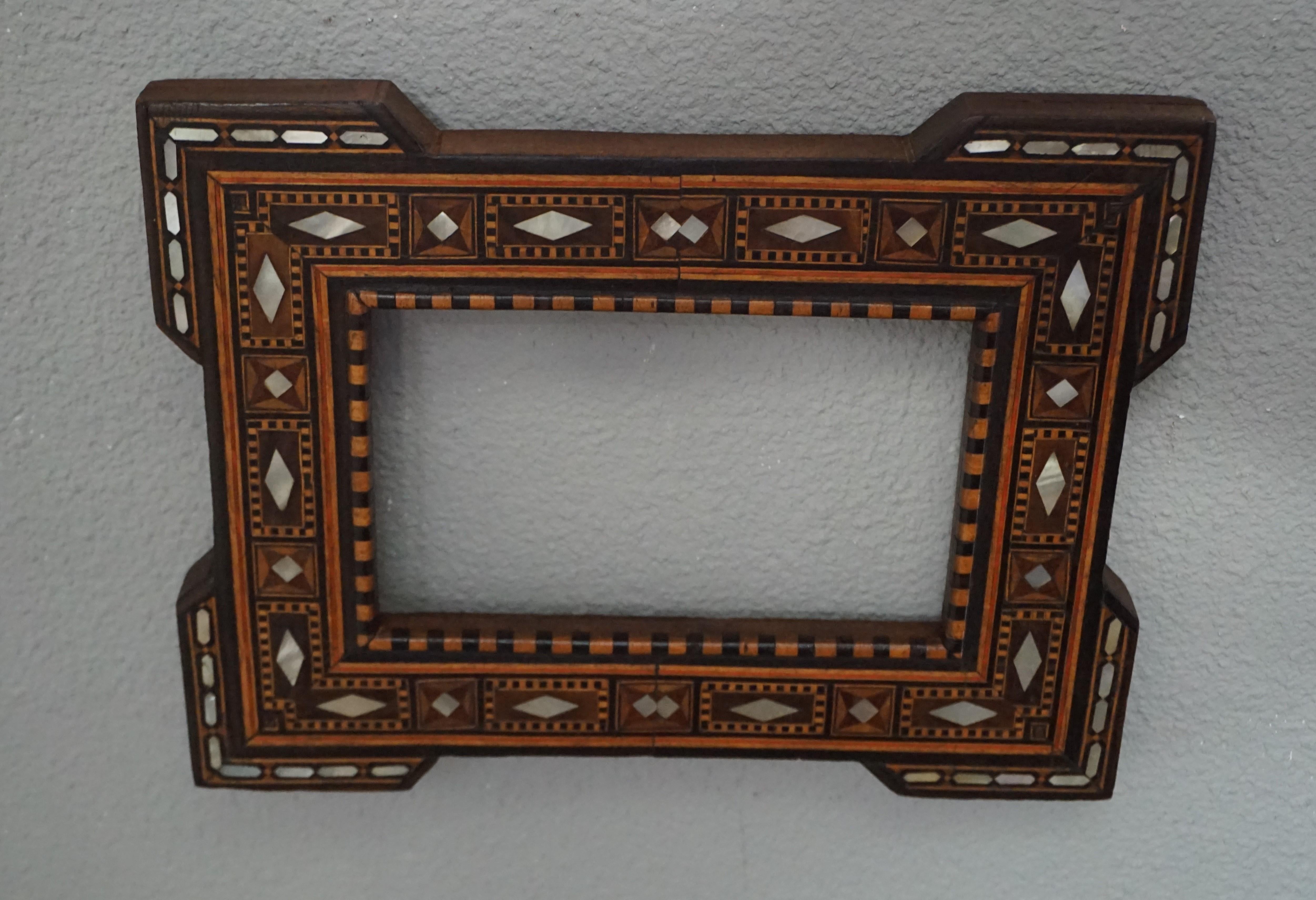 Antique & Handcrafted Pair of Moorish Arabic Motifs Inlaid Picture Photo Frames For Sale 1