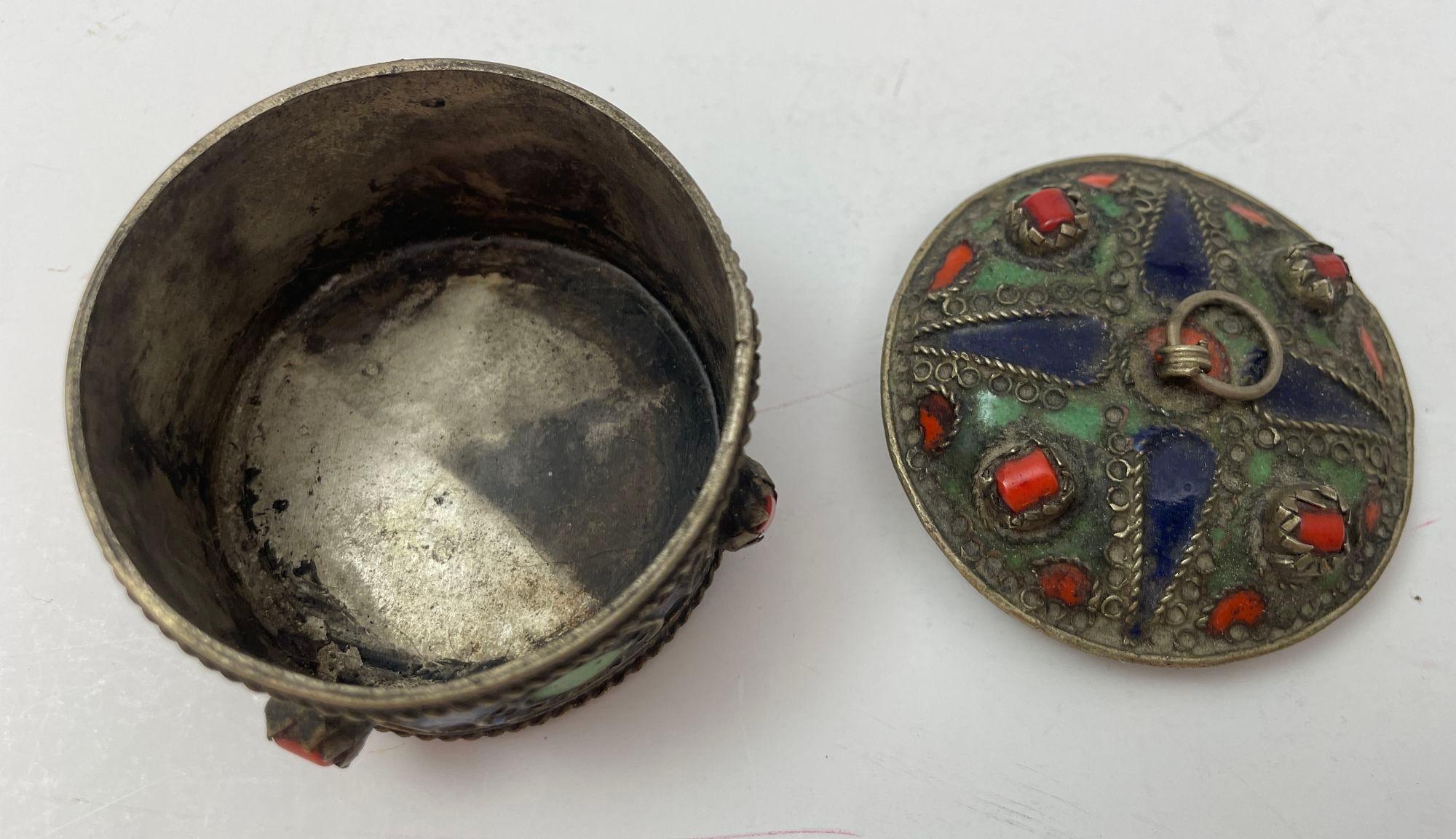 Boîte Kabyle berbère ancienne fabriquée à la main Afrique Algénie 1920 en vente 5