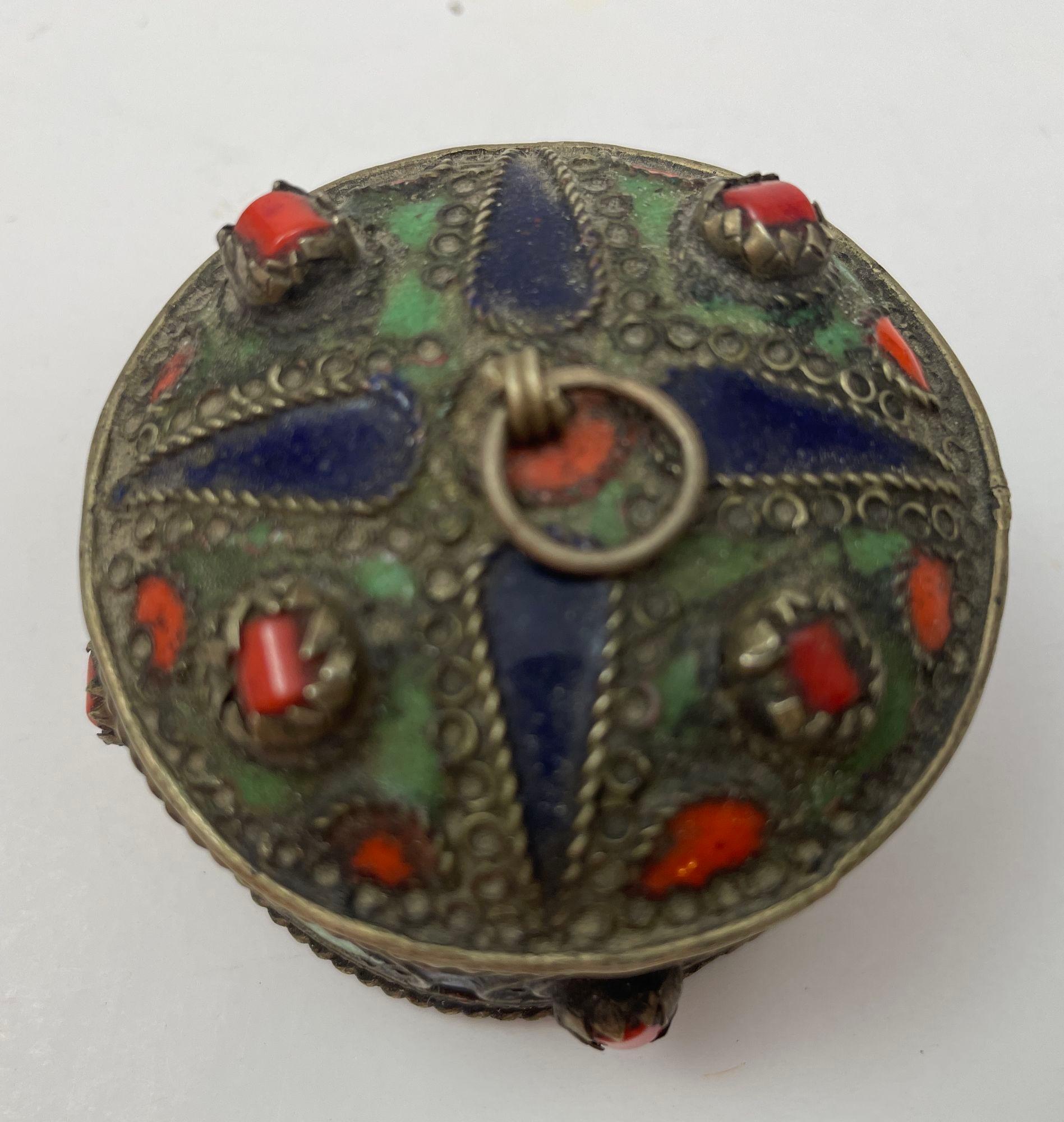 Boîte Kabyle berbère ancienne fabriquée à la main Afrique Algénie 1920 en vente 6
