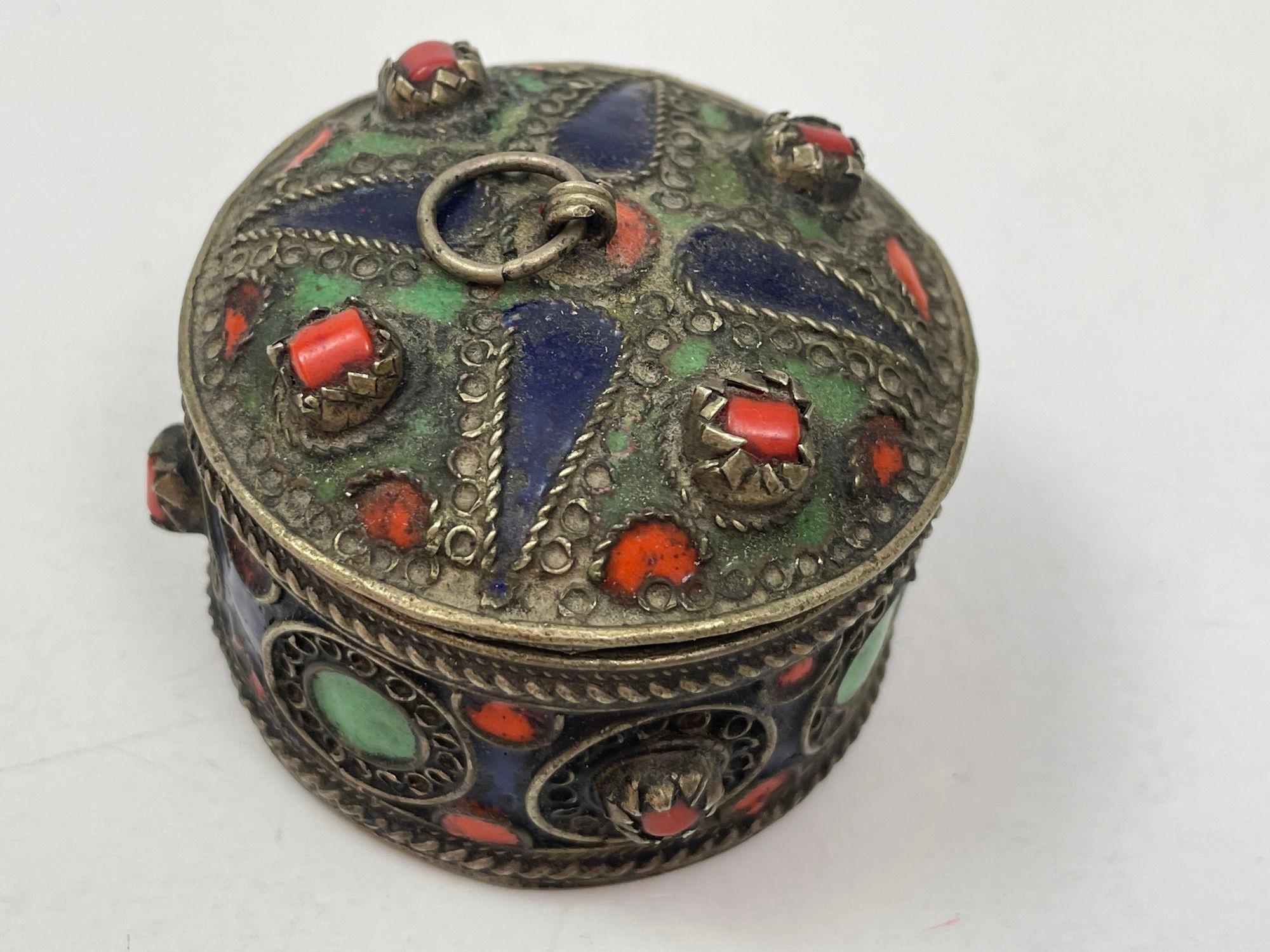 Islamique Boîte Kabyle berbère ancienne fabriquée à la main Afrique Algénie 1920 en vente