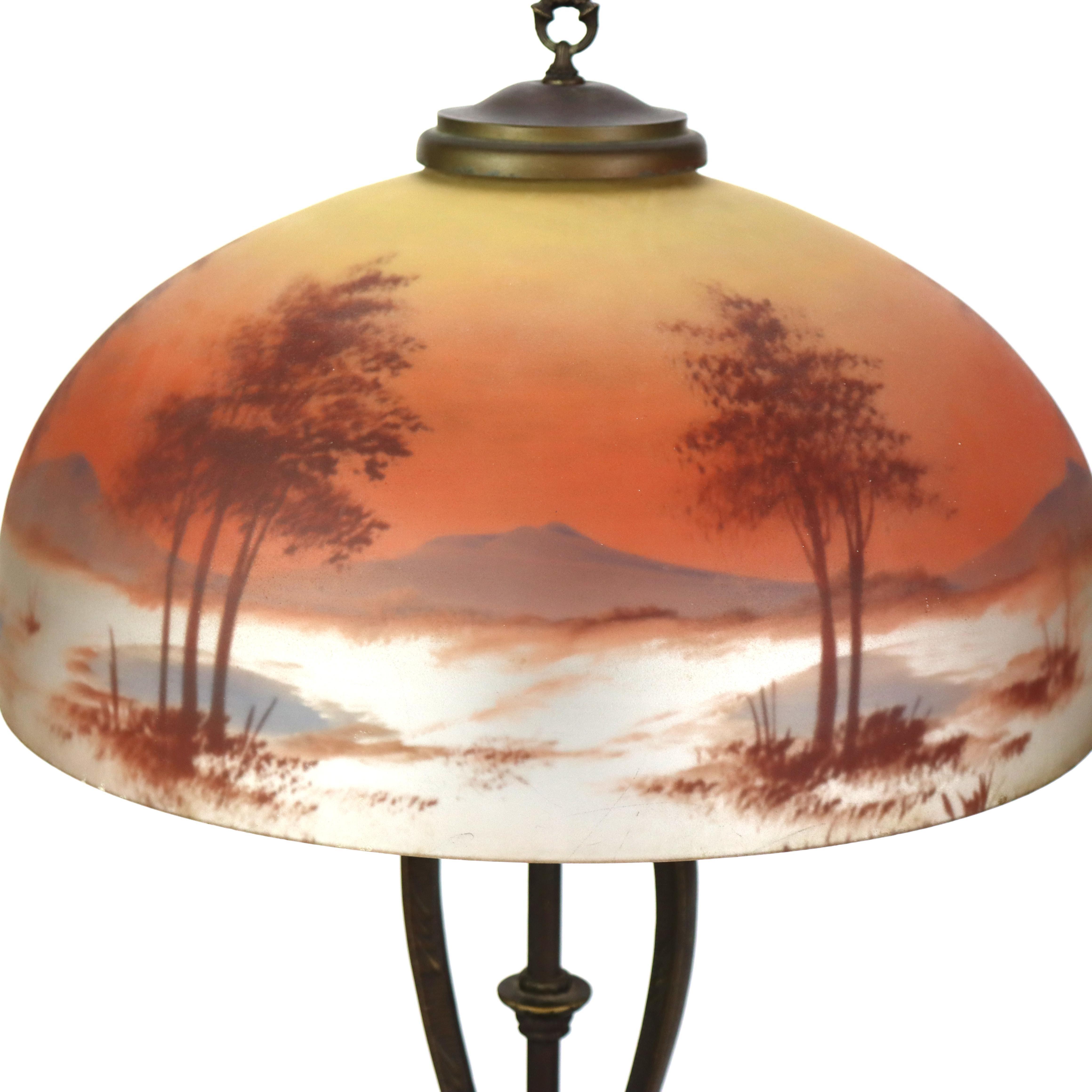 Ancienne lampe de table scénique de l'école Handel peinte à l'envers C1920 Bon état - En vente à Big Flats, NY