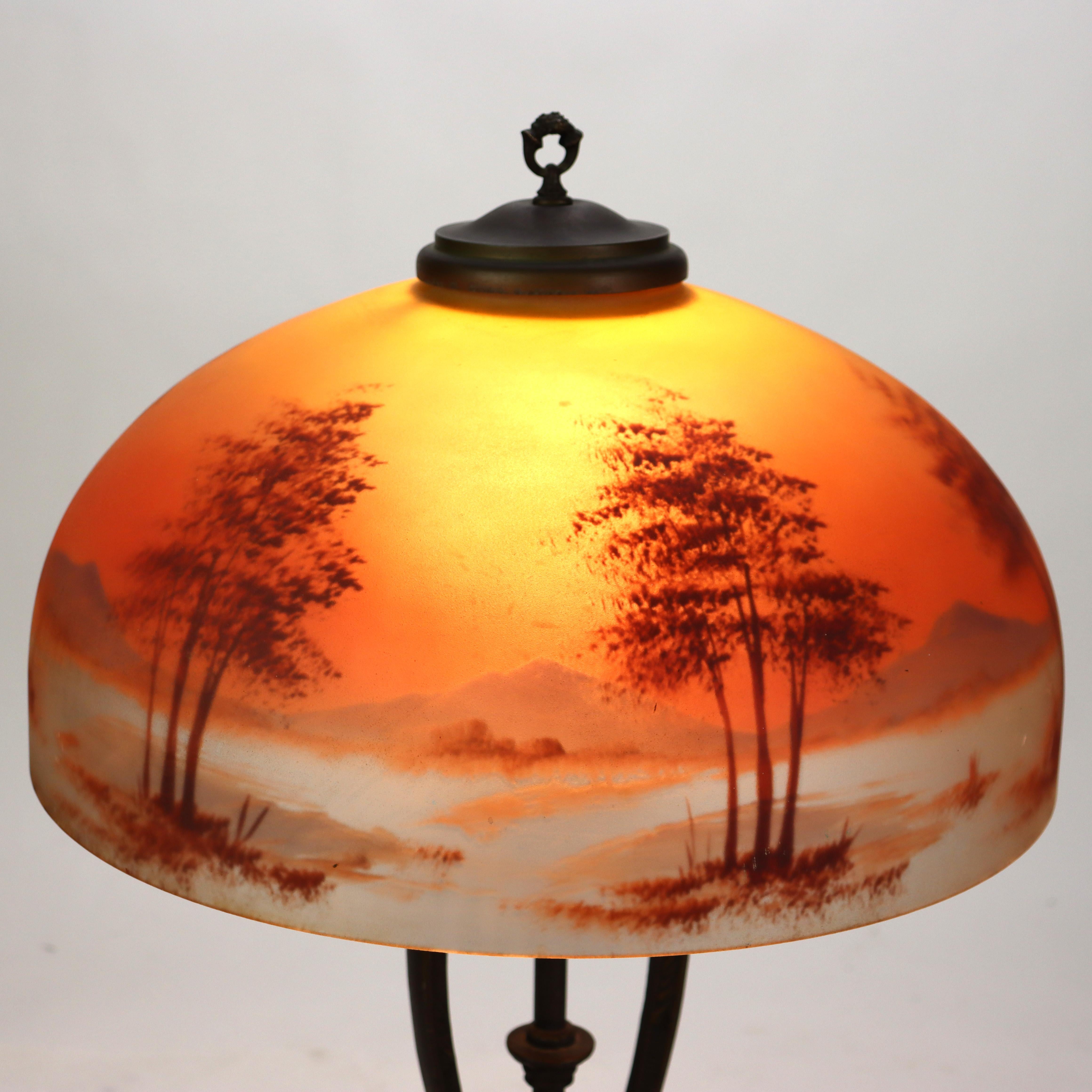 Ancienne lampe de table scénique de l'école Handel peinte à l'envers C1920 en vente 2