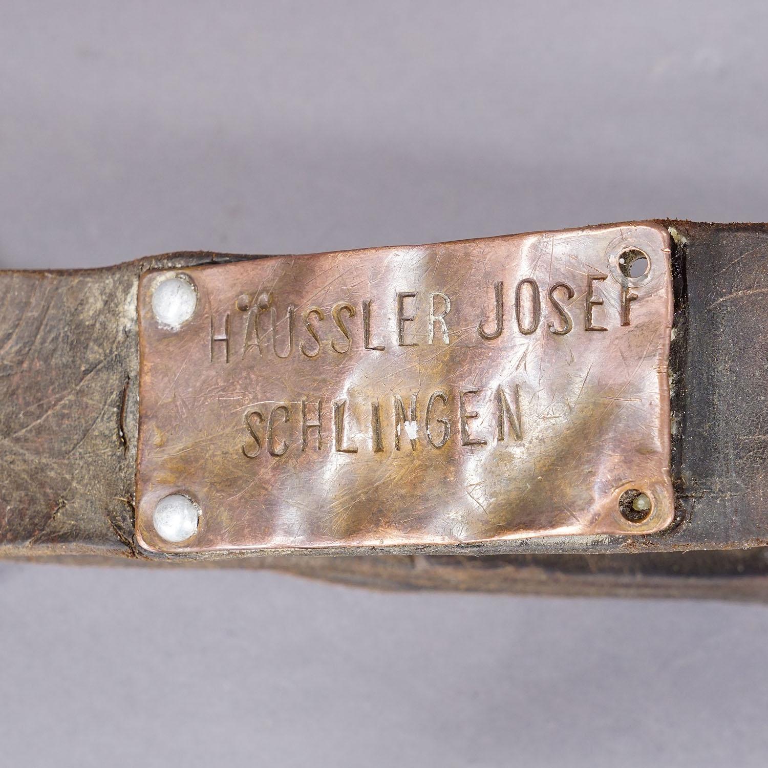 Cloche de bouteille ancienne forgée à la main fabriquée en Suisse vers 1900 Bon état - En vente à Berghuelen, DE