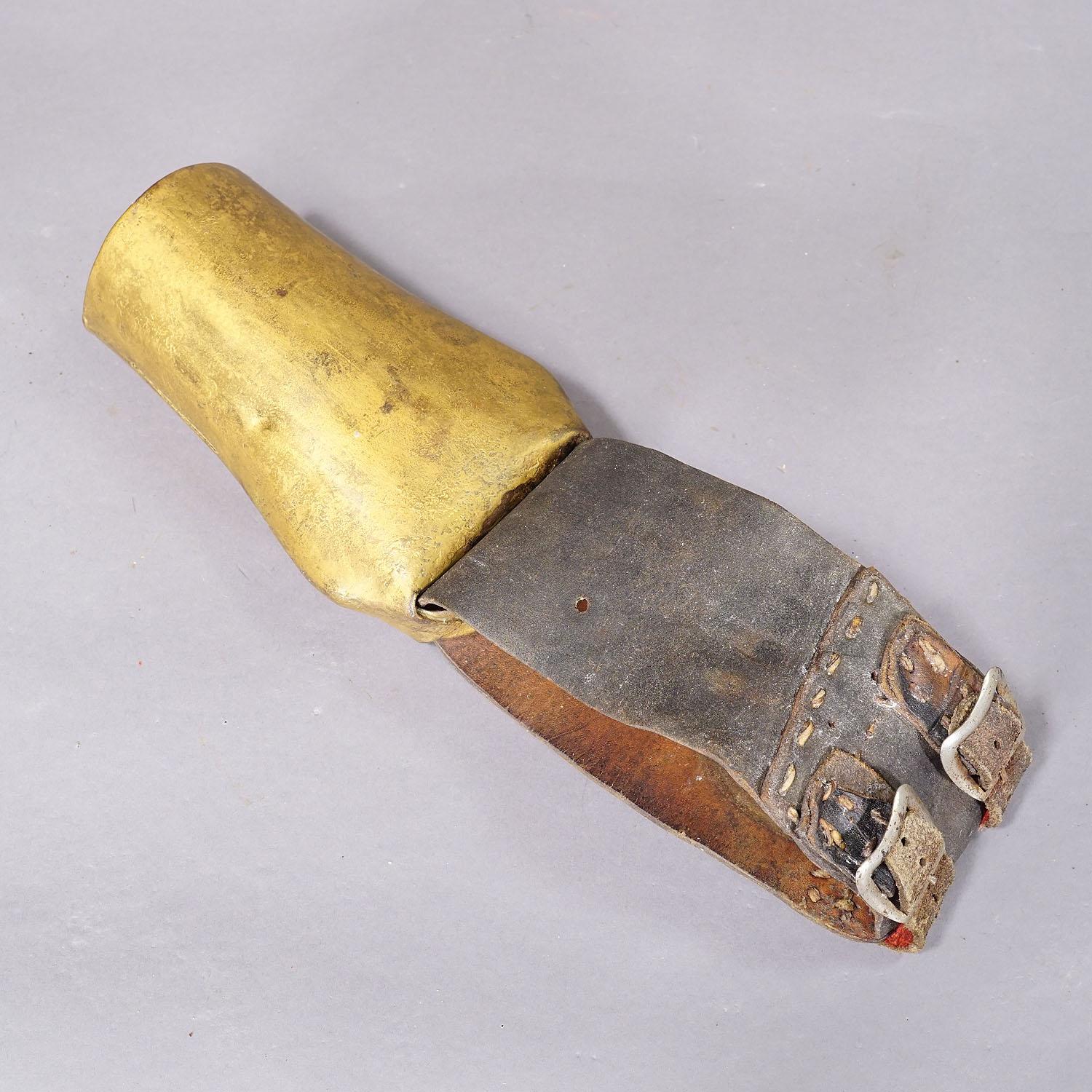 Forgé Cloche de chèvre ancienne forgée à la main fabriquée en Suisse vers 1900 en vente