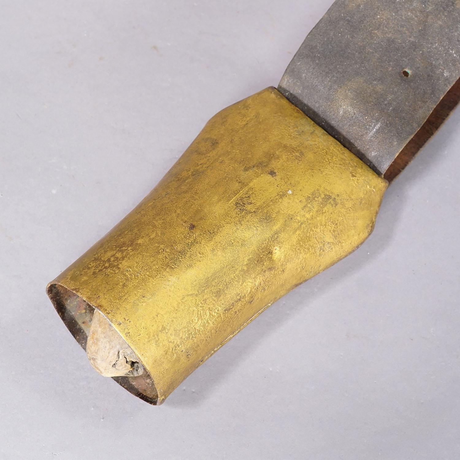 20ième siècle Cloche de chèvre ancienne forgée à la main fabriquée en Suisse vers 1900 en vente