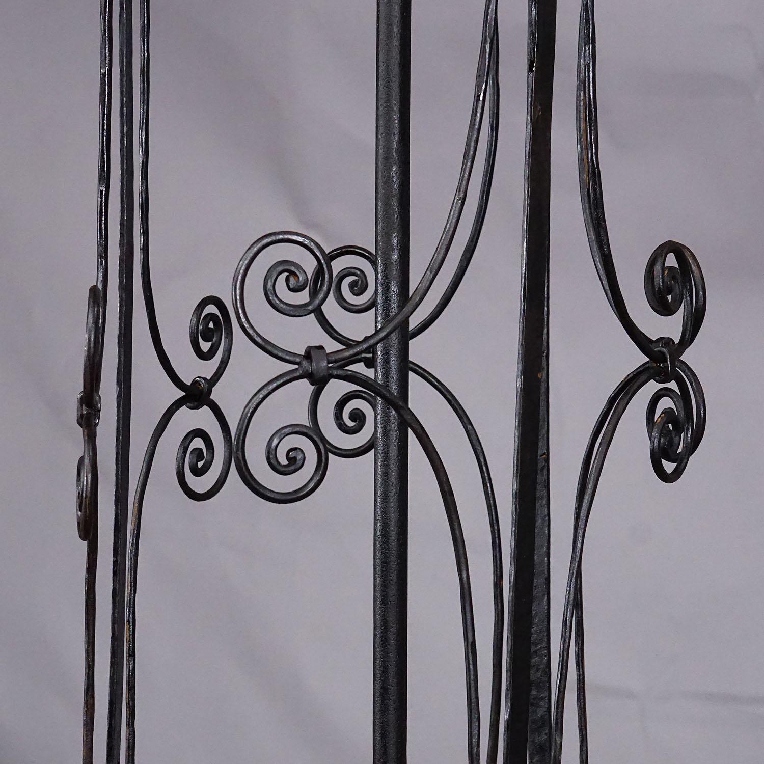 Antique Handforged Iron Chandelier, Germany ca. 1900 In Good Condition For Sale In Berghuelen, DE