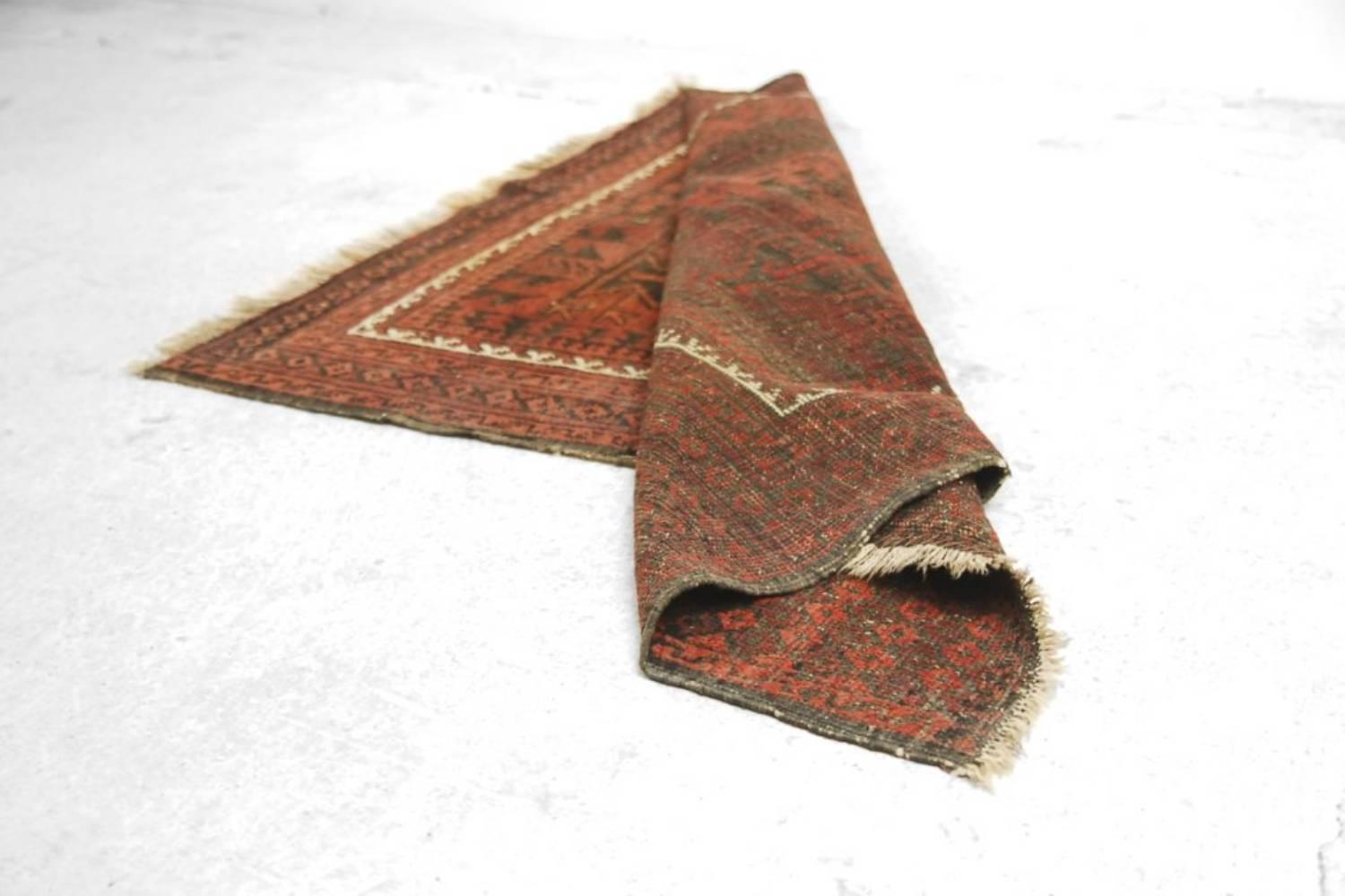 Tapis ancien Baluch fait à la main, années 1920 en vente 5