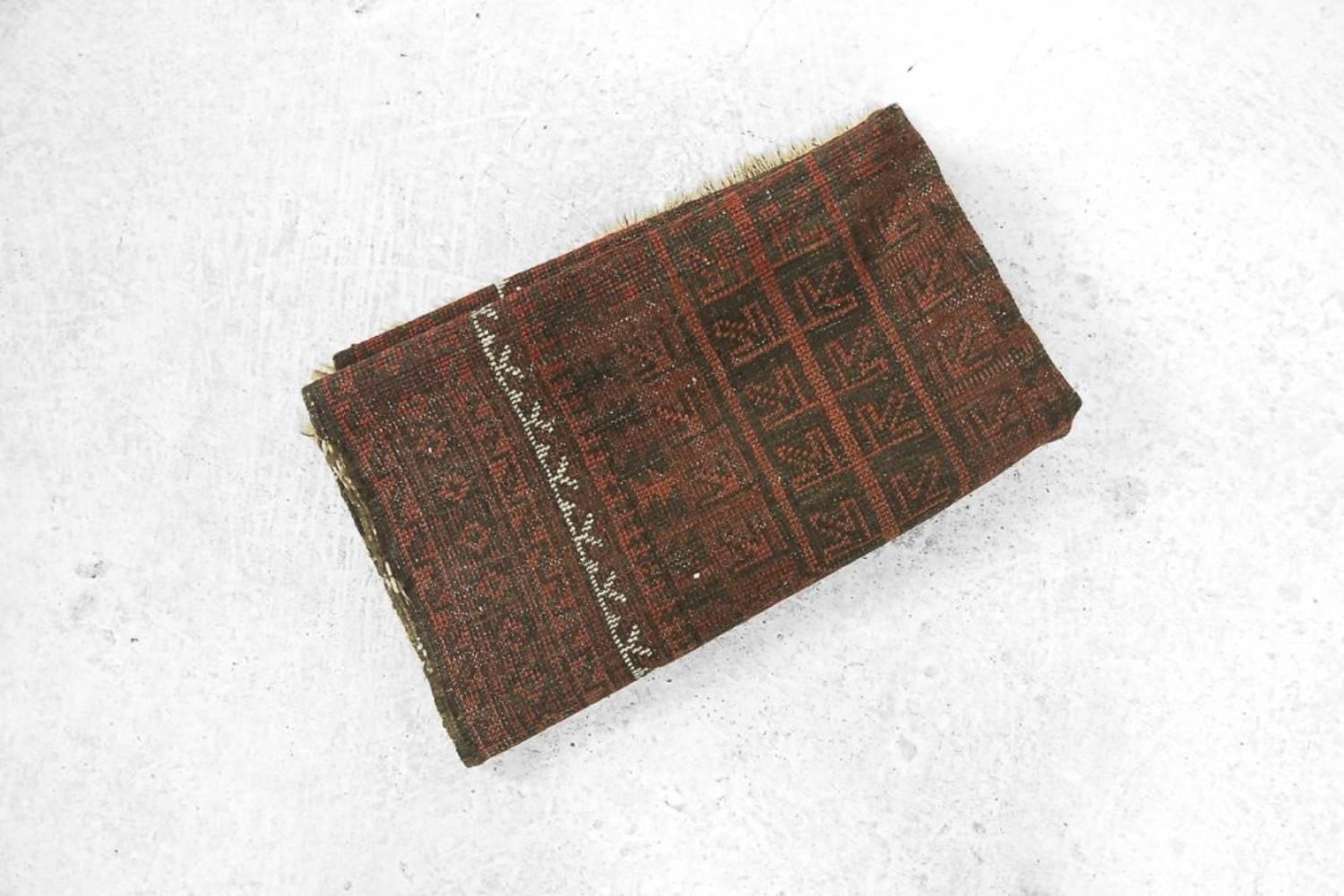 Tapis ancien Baluch fait à la main, années 1920 en vente 7