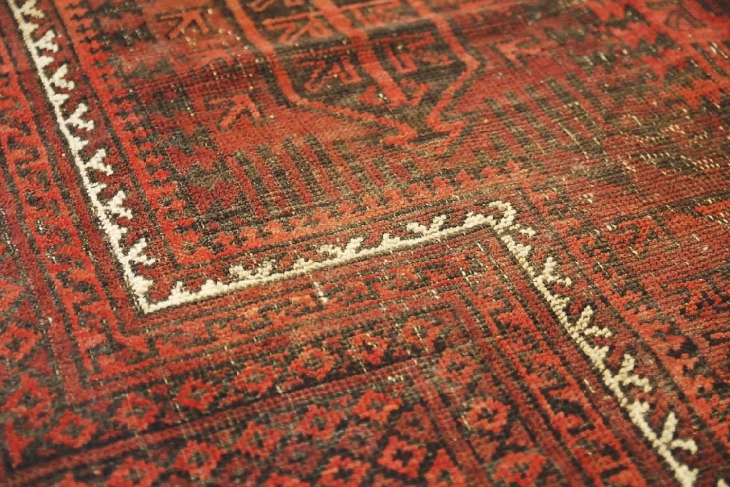 Tapis ancien Baluch fait à la main, années 1920 en vente 2
