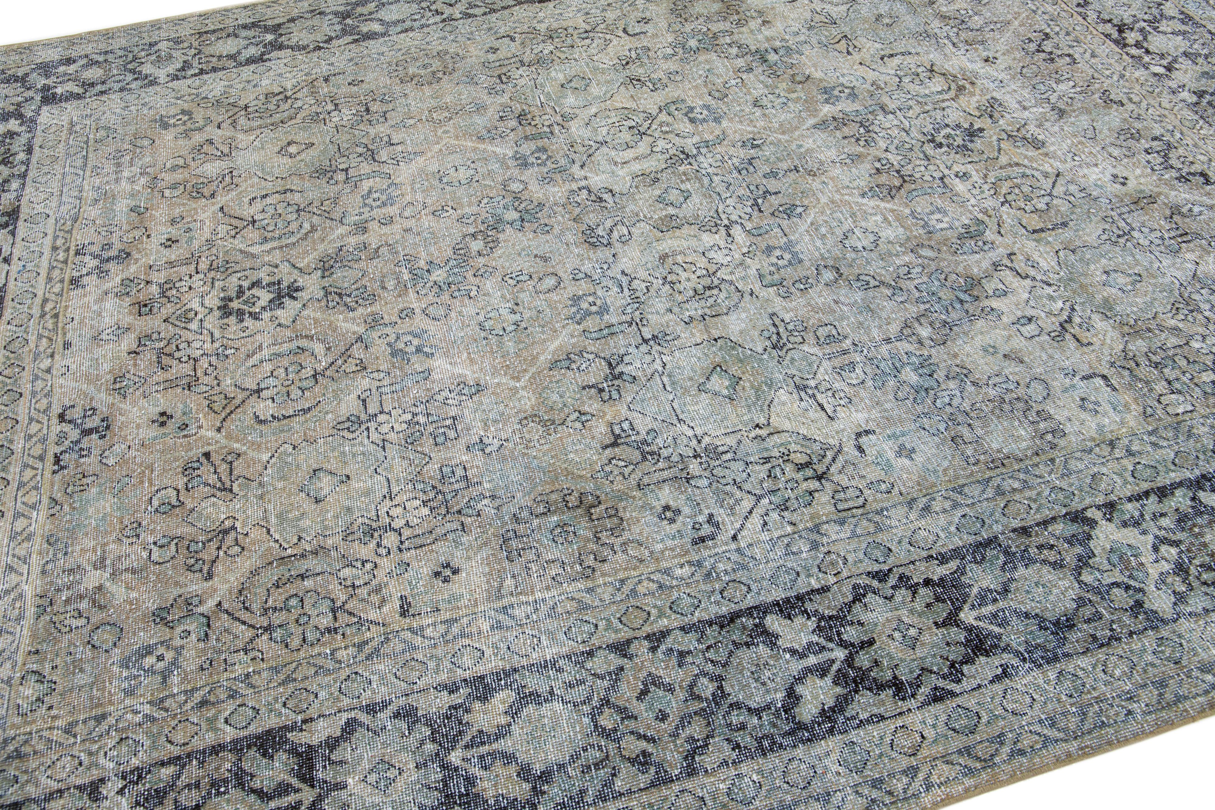 Perse Tapis persan ancien en laine grise de Tabriz fait à la main avec motif Shah Abbasi en vente