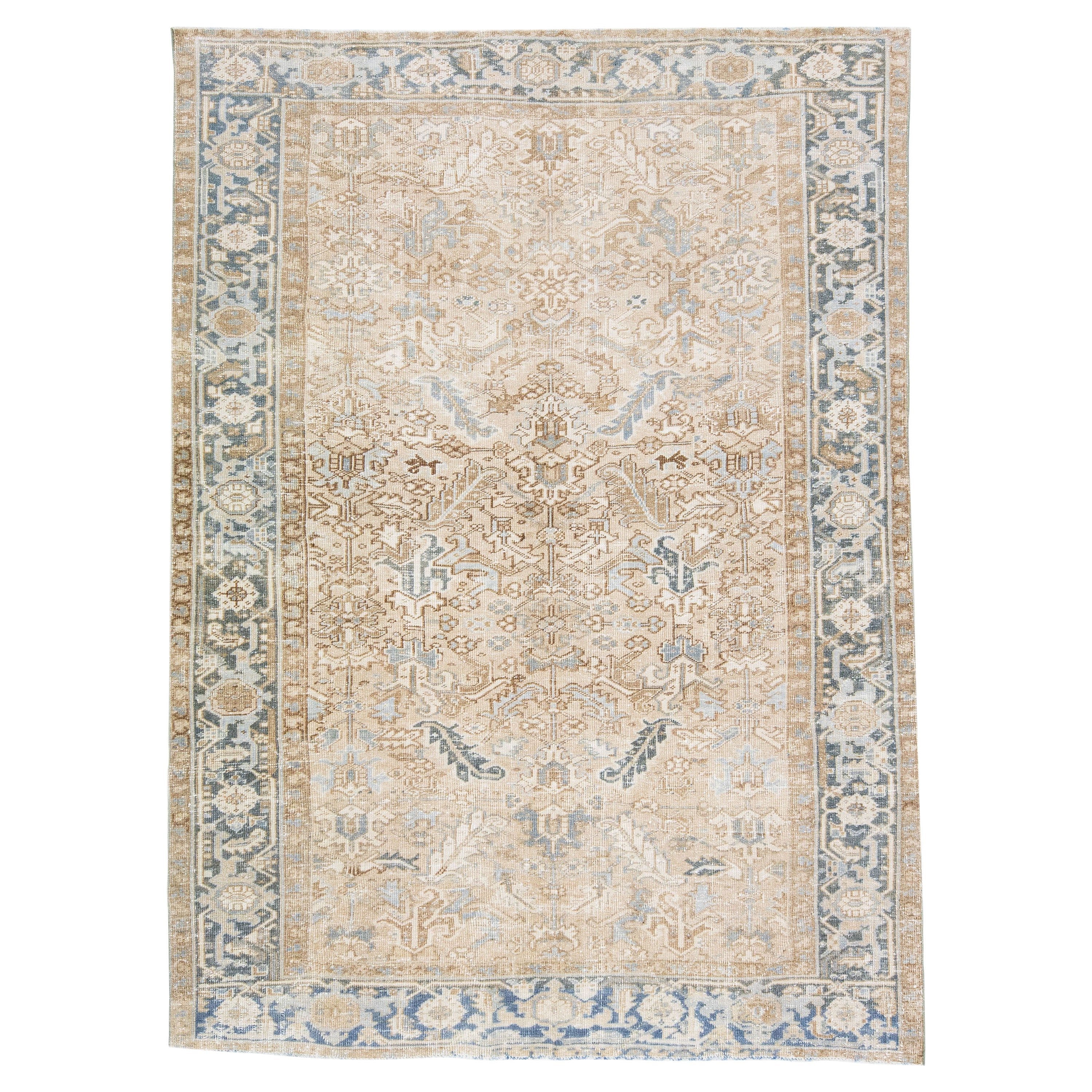 Tappeto antico fatto a mano in lana persiana Heriz con campo beige