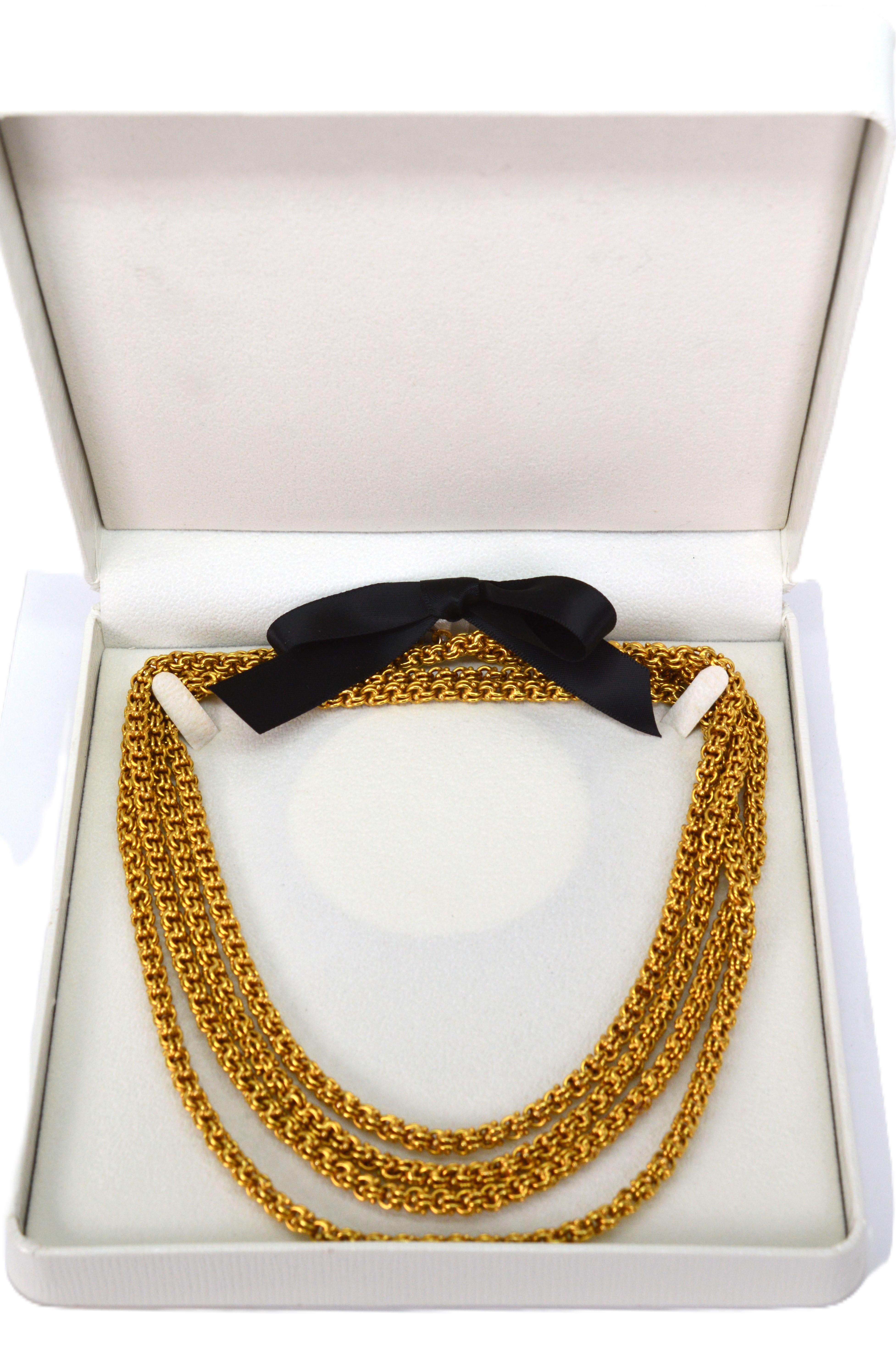 Longue chaîne artisanale ancienne à double câble en or jaune 18 carats en vente 5