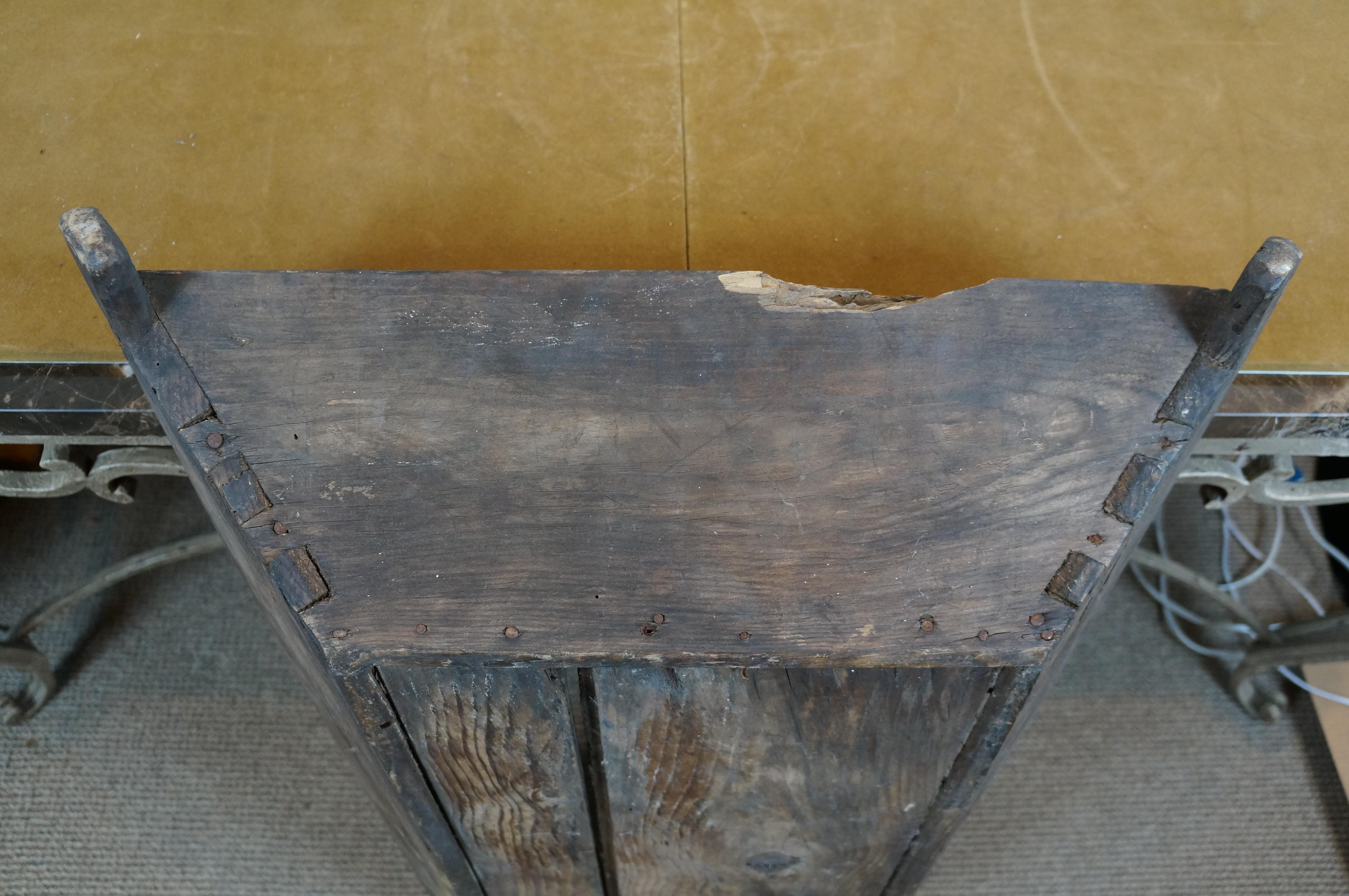 Chêne Ancien réservoir de ferme à queue d'aronde en chêne, fait à la main, de 37 pouces en vente