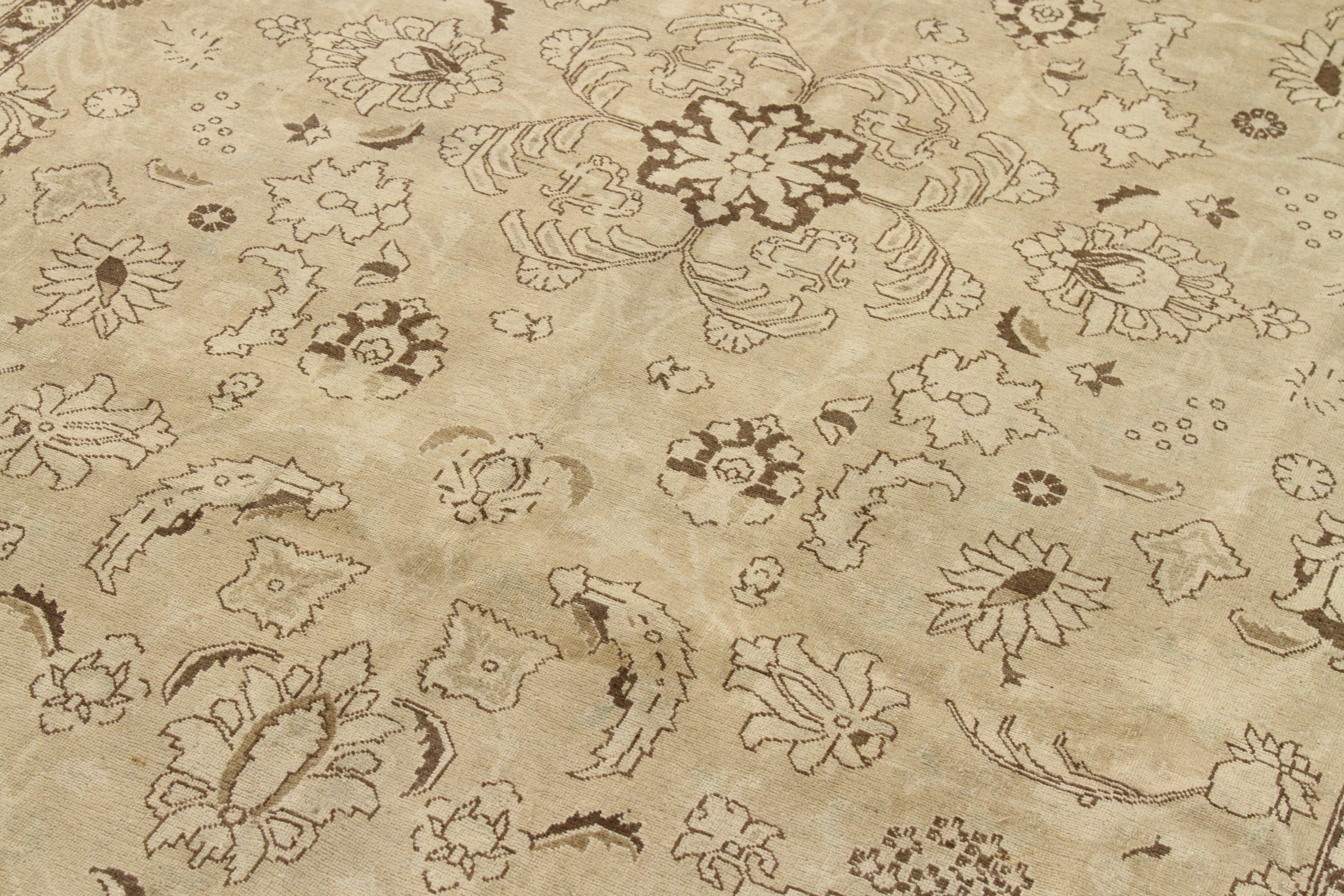 Perse Tapis persan ancien fait à la main Tabriz Design en vente
