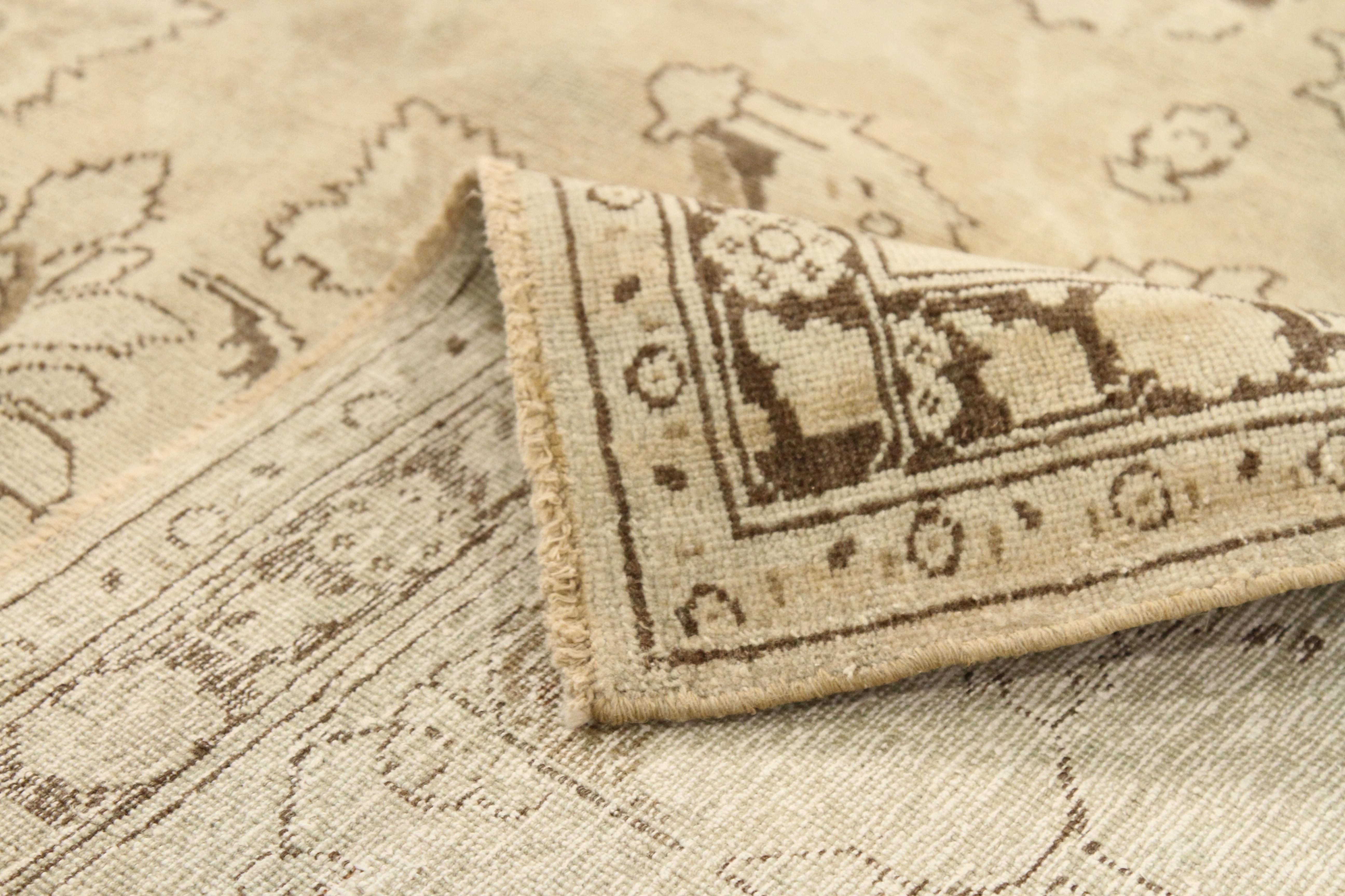 Tissé à la main Tapis persan ancien fait à la main Tabriz Design en vente