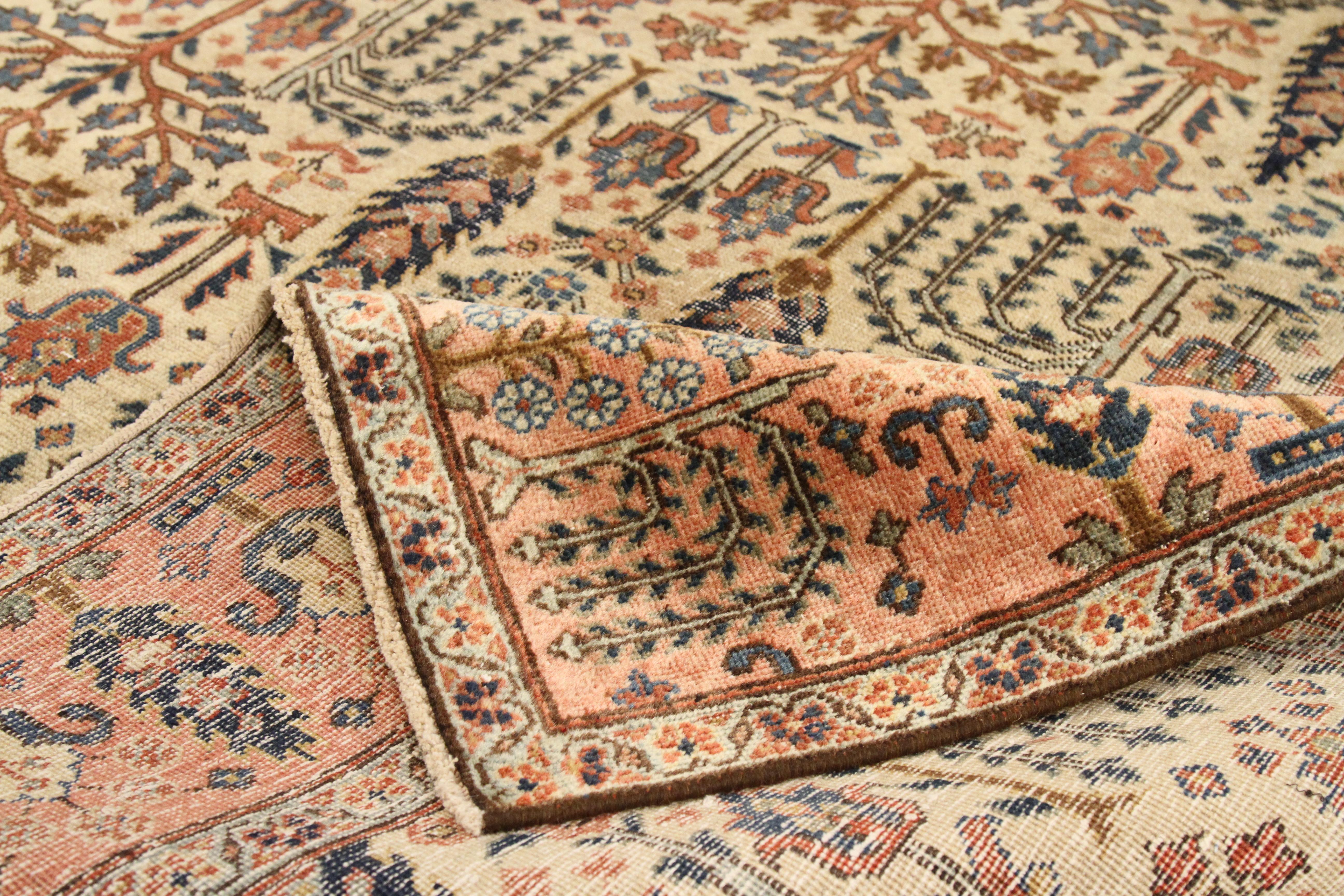 Antique Handmade Persian Rug Tabriz Design  In Excellent Condition For Sale In Dallas, TX