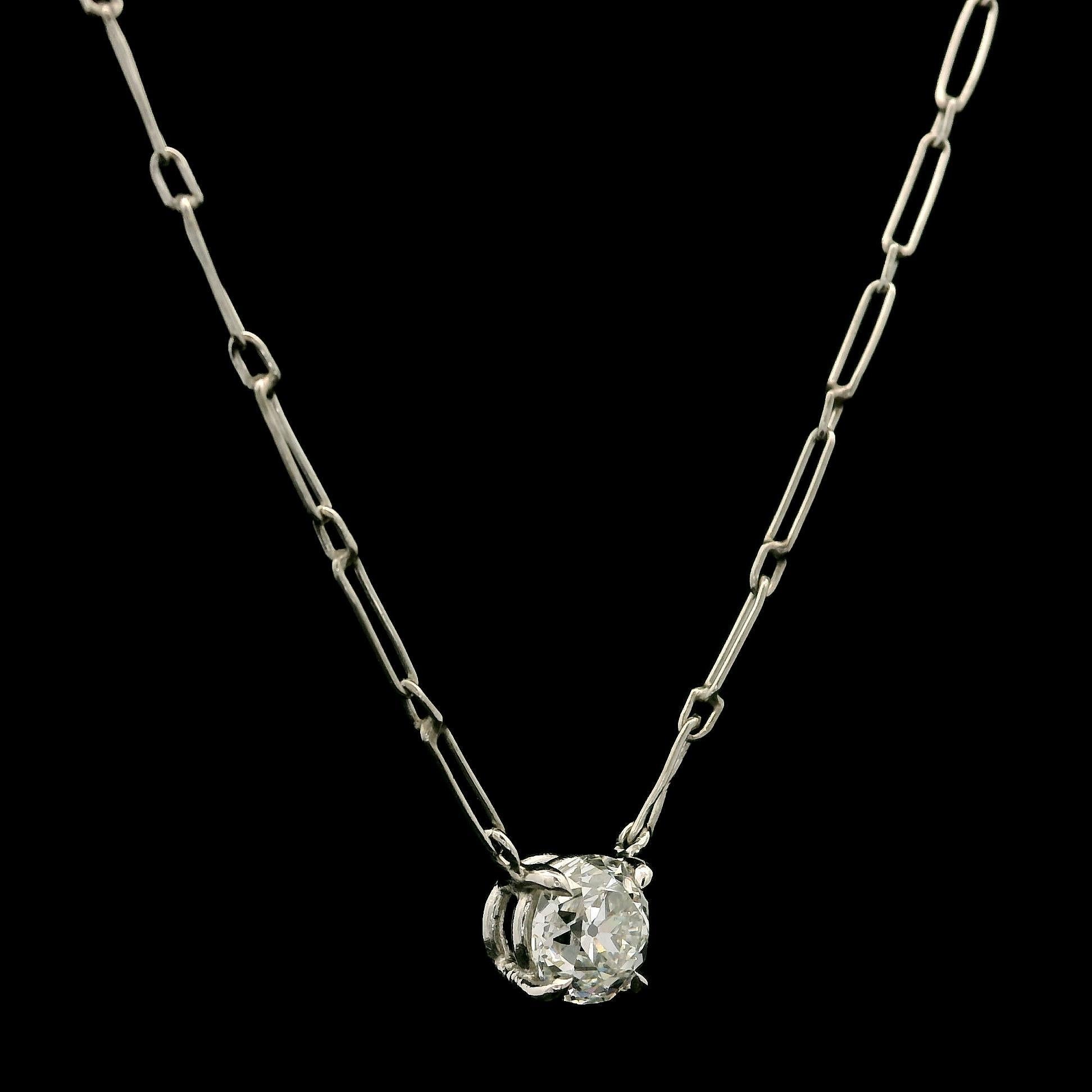 Collar Colgante Solitario Antiguo de Platino Hecho a Mano GIA 0.51ct Diamante Antiguo en venta 6