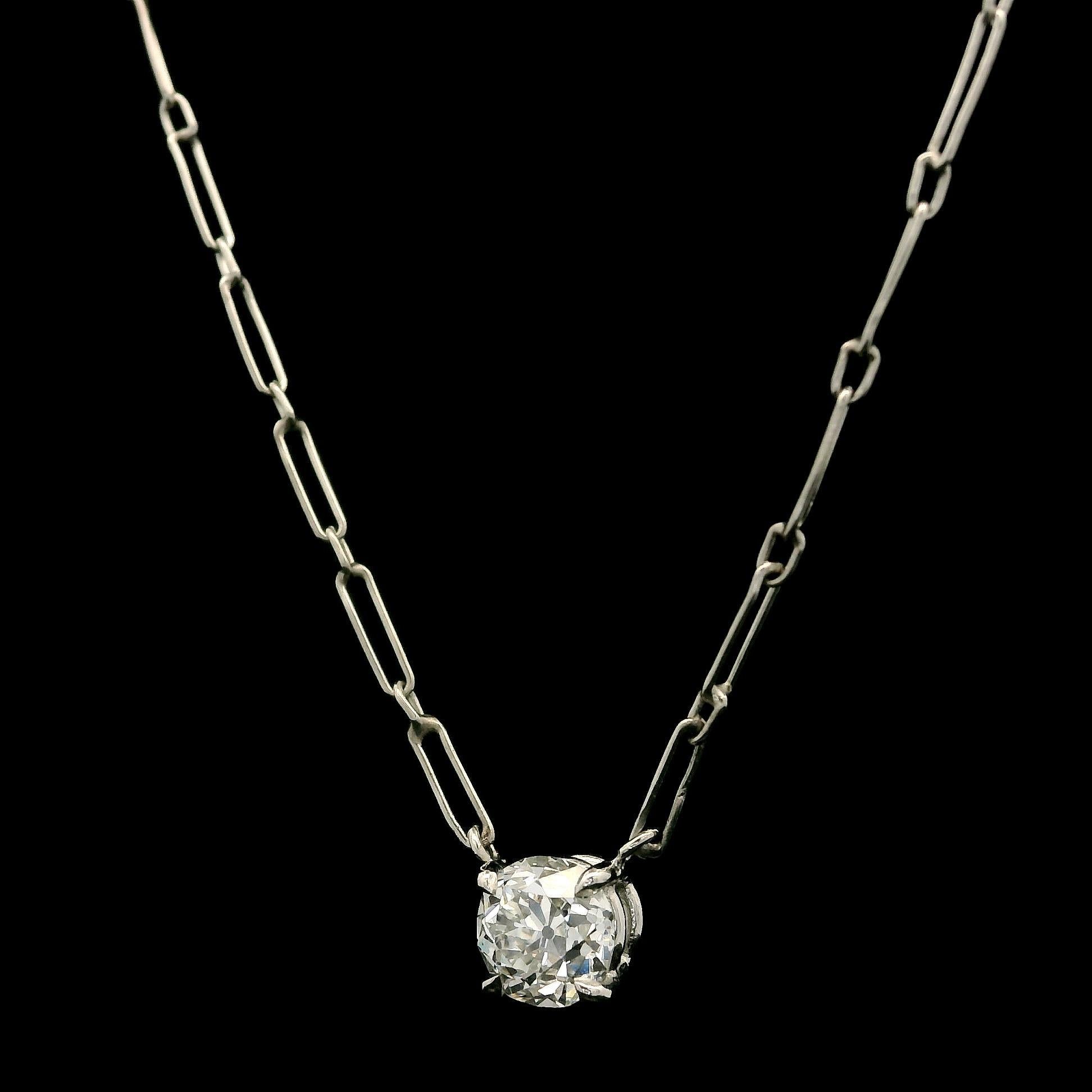 Collar Colgante Solitario Antiguo de Platino Hecho a Mano GIA 0.51ct Diamante Antiguo en venta 7