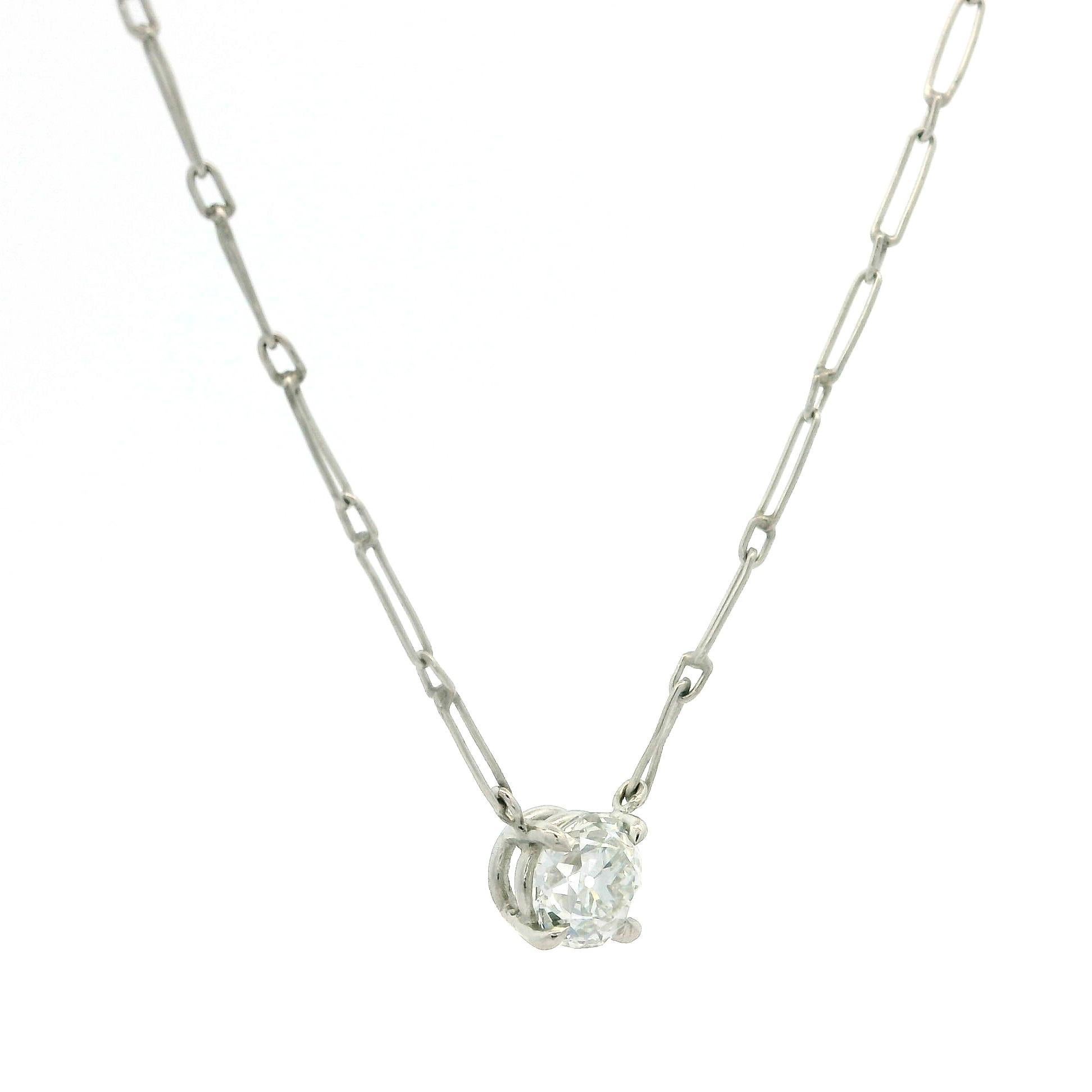Collar Colgante Solitario Antiguo de Platino Hecho a Mano GIA 0.51ct Diamante Antiguo en venta 3