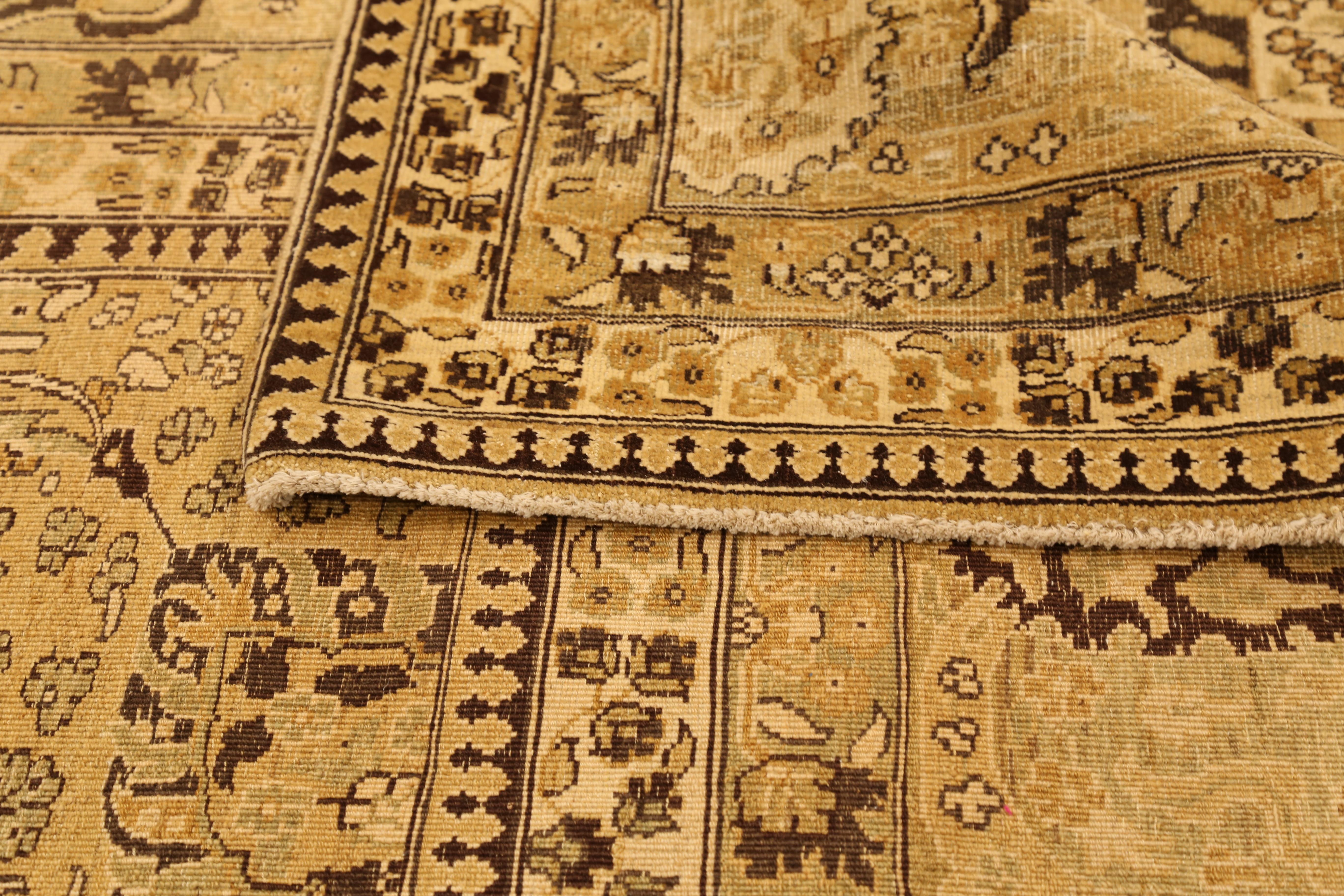 Antique Handmade Turkish Area Rug Tabriz Design In Excellent Condition For Sale In Dallas, TX