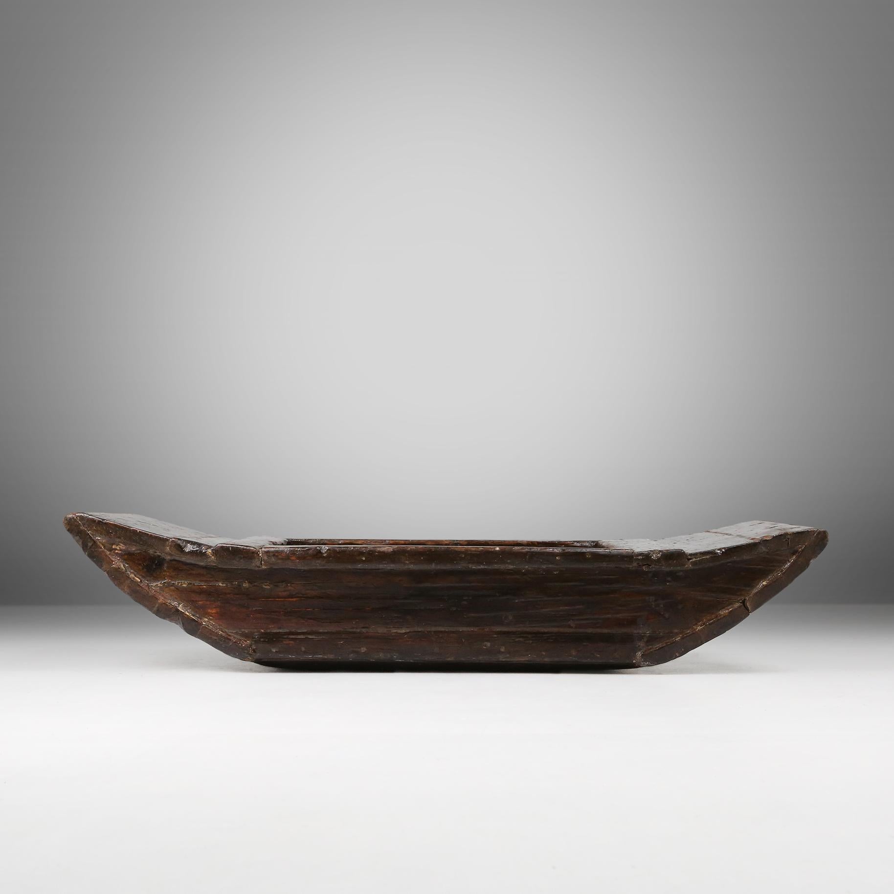 Antique handmade wooden trough or bowl Wabi Sabi, 19th Century In Fair Condition For Sale In Meulebeke, BE
