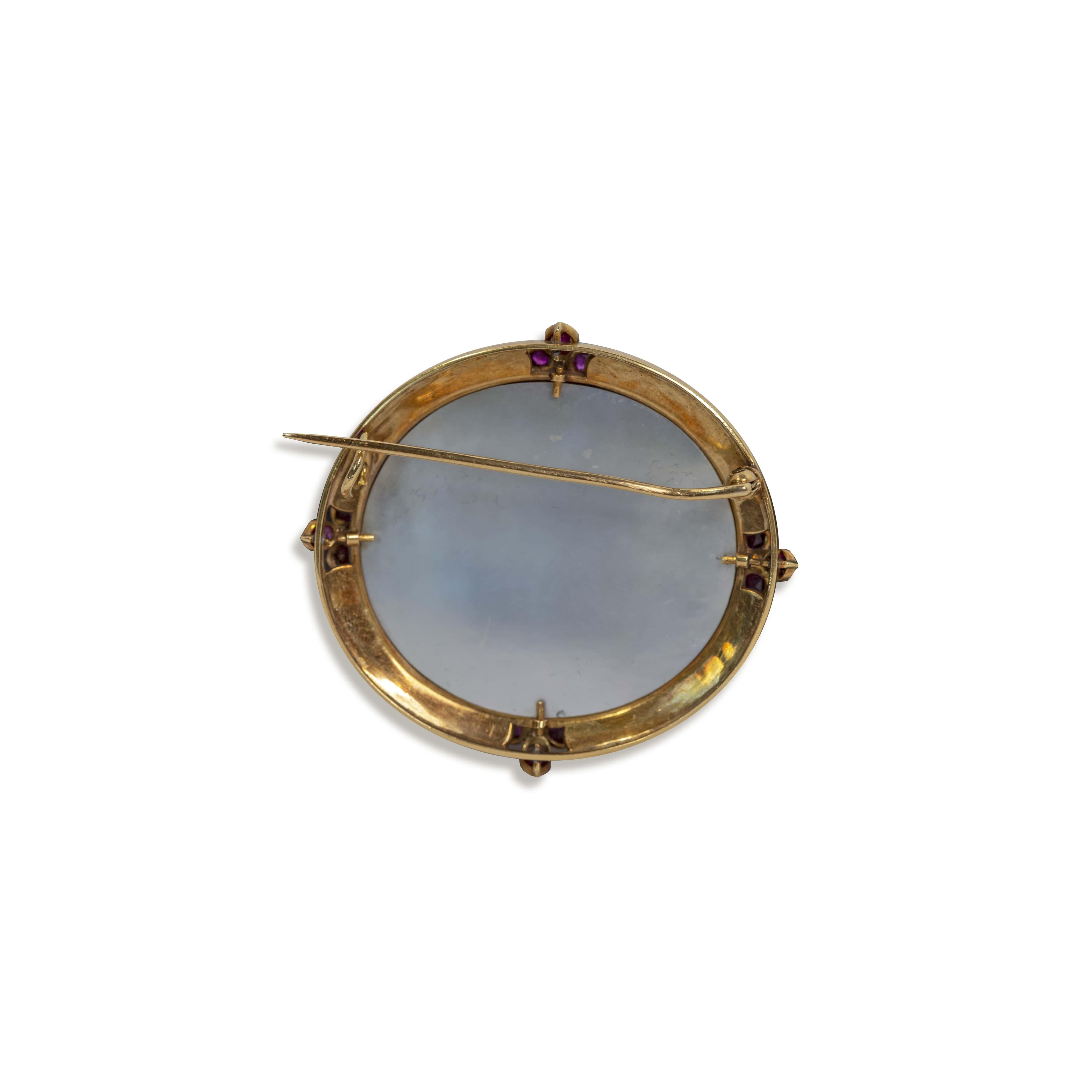 Women's or Men's swiss enamel antique painting from the 1800s in 18 Karat Gold Brooch For Sale
