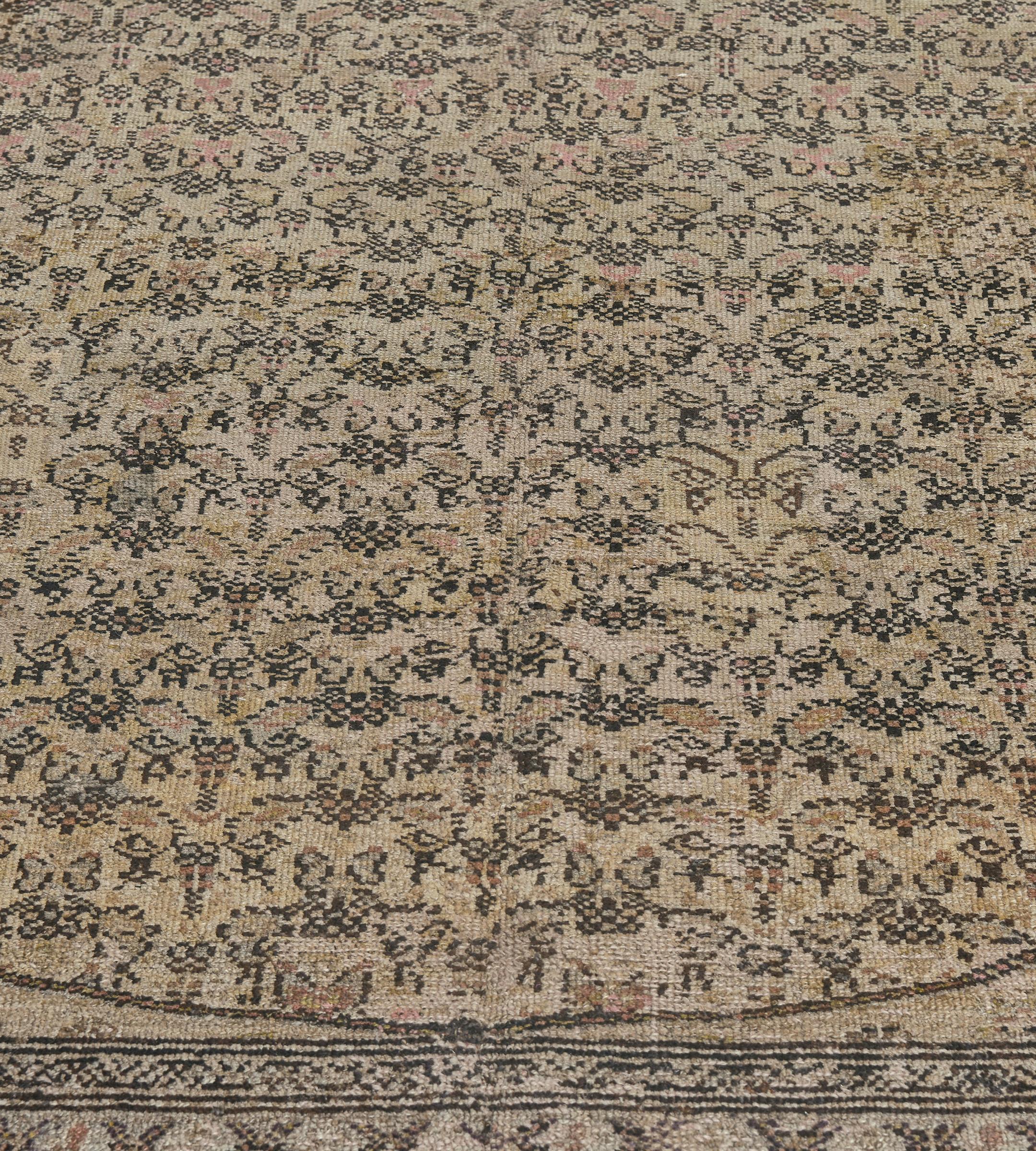 Antiker handgewebter Teppich aus brauner und rosafarbener Wolle mit Blumenmuster aus Karabagh im Angebot 3