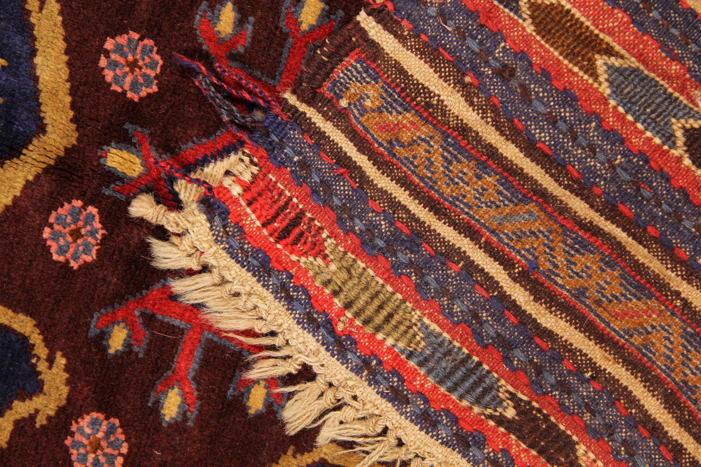 Afghan Tapis ancien tissé à la main en laine rouge afghane pour intérieur en vente
