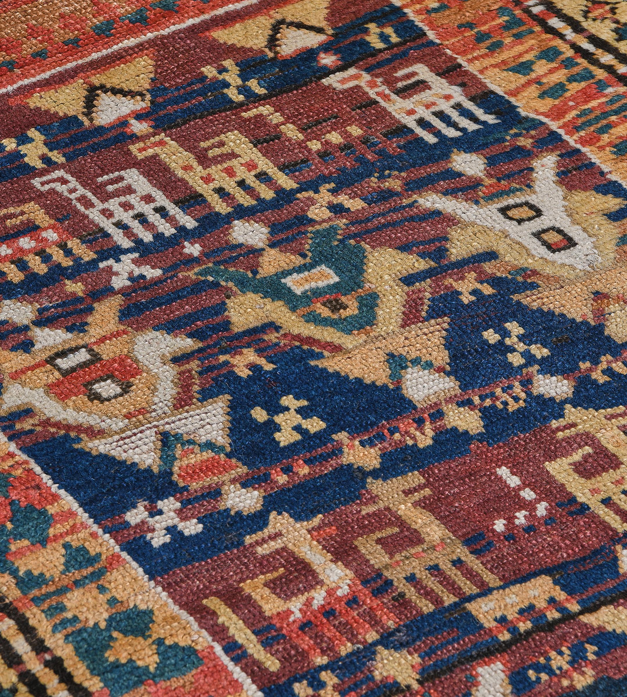 Antigua alfombra kurda persa de lana tejida a mano con flora y fauna en Bueno estado para la venta en West Hollywood, CA