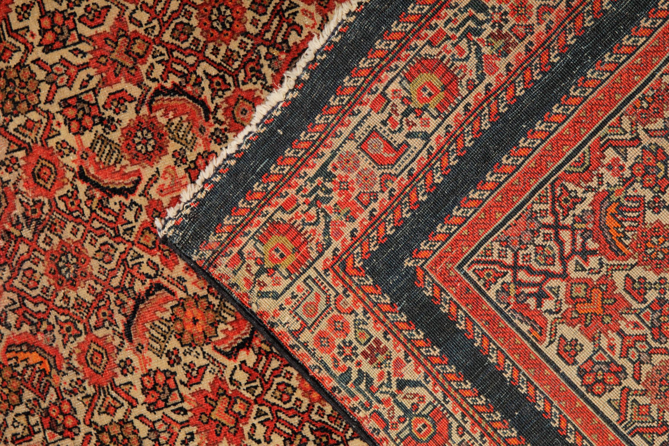 Antiker handgewebter Teppich aus orientalischer Wolle, rostfarben, geometrischer Teppich im Zustand „Hervorragend“ im Angebot in Hampshire, GB