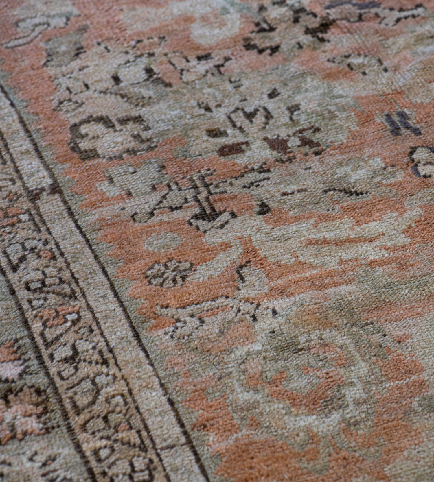 Antiker handgewebter Oushak-Teppich aus Wolle (Türkisch) im Angebot
