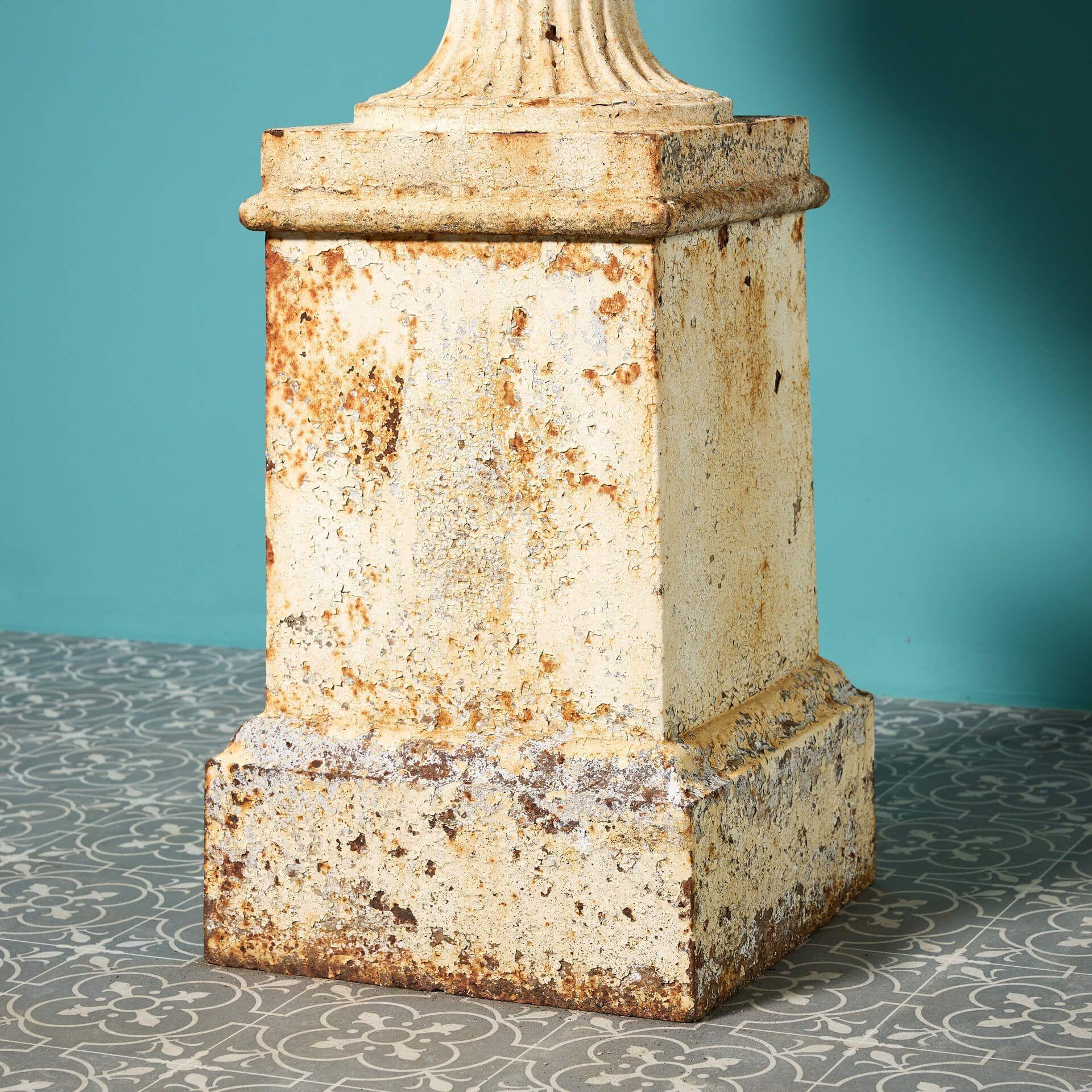 Urna antigua Handyside de hierro fundido Tazza siglo XIX en venta